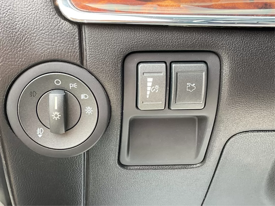 2011 Lincoln MKZ Base (3LNHL2GC1BR) with an Other engine, located at 401 Woodman Dr, Riverside, OH, 45431, (937) 908-9800, 39.760899, -84.123421 - ### Discover Luxury and Comfort with the 2011 Lincoln MKZ at Advantage Car and Credit<br /> <br /> Are you in search of a vehicle that effortlessly combines style, comfort, and reliability? The 2011 Lincoln MKZ is your perfect match! Whether you're commuting to work, taking the kids to school, or pl - Photo#17