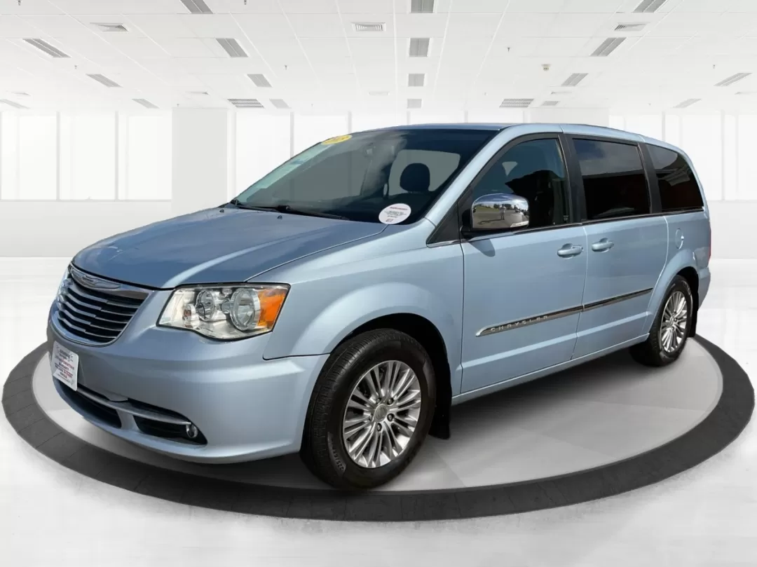 2013 Chrysler Town and Country Touring-L (2C4RC1CG5DR) with an Pentastar 3.6L V-6 DOHC engine, located at 1099 N County Rd 25A , Troy, OH, 45373, (937) 908-9800, 40.057079, -84.212883 - **Drive Family Adventures in the 2013 Chrysler Town and Country Touring-L Your Perfect Companion for Fun and Functionality!**<br /> <br /> Are you searching for the ideal vehicle to accommodate your growing family or enhance your daily commutes? Look no further than the stunning 2013 Chrysler Tow - Photo#8