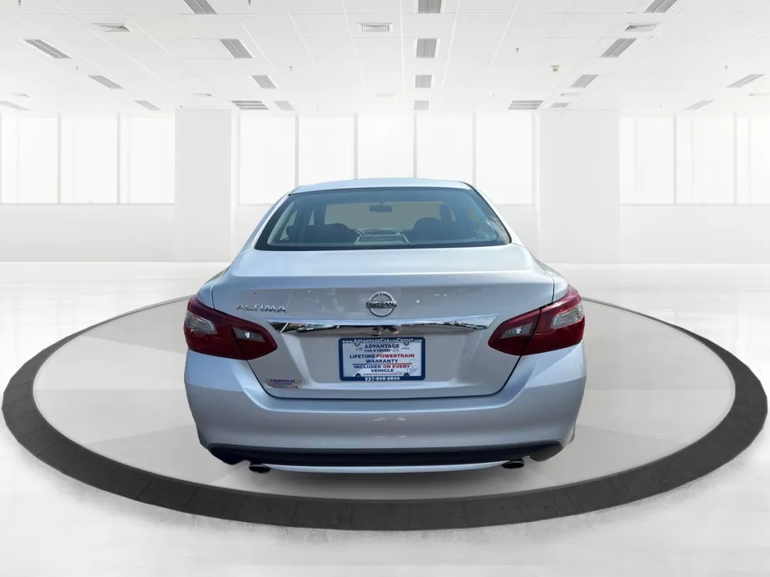 2018 Nissan Altima 2.5 S (1N4AL3AP5JC) with an 2.5L I-4 DOHC engine, located at 1230 East Main St, Xenia, OH, 45385, (937) 908-9800, 39.688026, -83.910172 - Photo#3