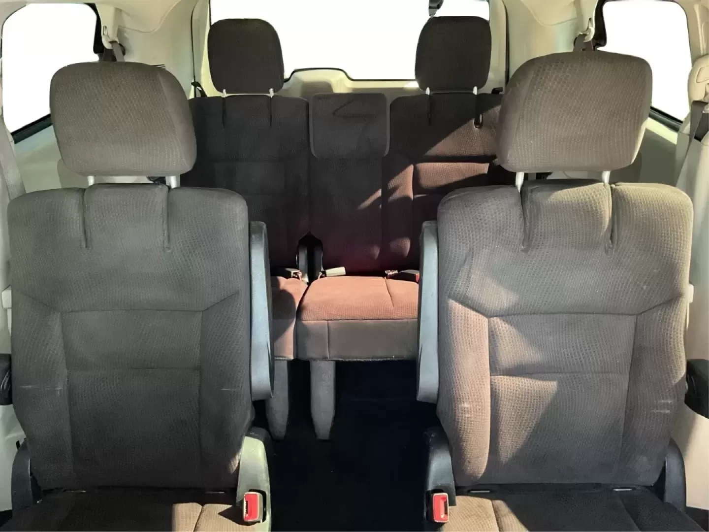 2018 Dodge Grand Caravan SE (2C4RDGBG5JR) with an Pentastar 3.6L V-6 DOHC engine, located at 880 E. National Road, Vandalia, OH, 45377, (937) 908-9800, 39.891918, -84.183594 - **Explore the Open Road in Style with the 2018 Dodge Grand Caravan Perfect for Families on the Go!**<br /> <br /> Are you searching for a reliable vehicle that caters to your family's needs while offering comfort and versatility? Look no further than the 2018 Dodge Grand Caravan SE, available now a - Photo#14
