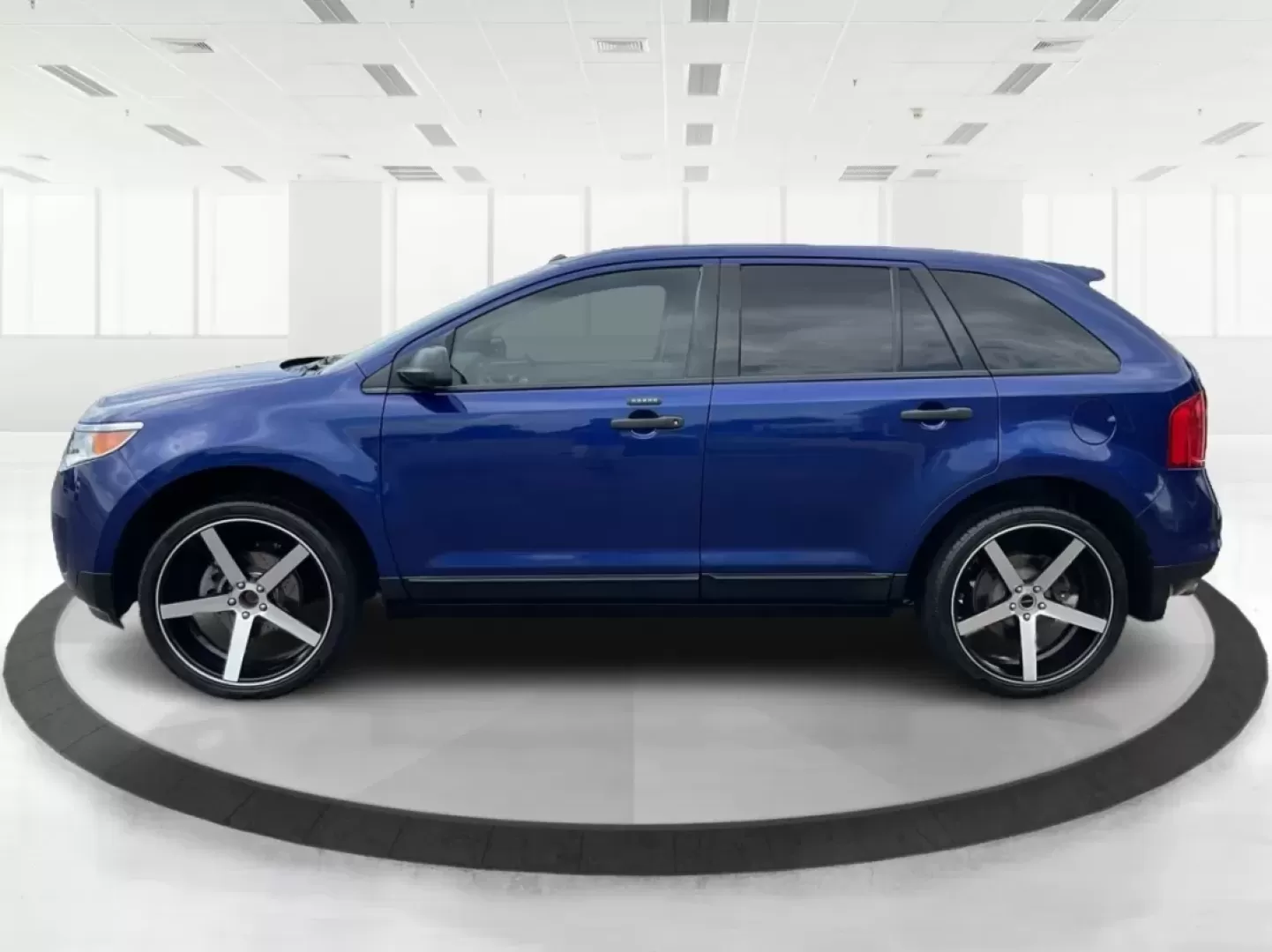 2013 Ford Edge SE (2FMDK3GC6DB) with an Other engine, located at 880 E. National Road, Vandalia, OH, 45377, (937) 908-9800, 39.891918, -84.183594 - **Discover Your Next Adventure with the 2013 Ford Edge SE A Perfect Family SUV!**<br /> <br /> Are you searching for a reliable and stylish SUV to elevate your family's adventures? The 2013 Ford Edge SE, available at Advantage Car and Credit in Fairborn, OH, is the ideal vehicle for families and in - Photo#5