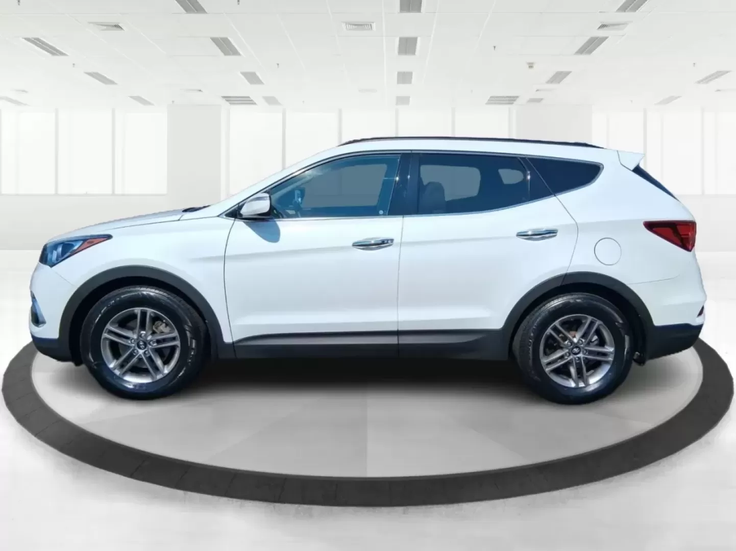 2018 Hyundai Santa Fe 2.4L (5NMZUDLB3JH) with an Theta II 2.4L I-4 gasoline direct injection engine, located at 880 E. National Road, Vandalia, OH, 45377, (937) 908-9800, 39.891918, -84.183594 - Photo#5