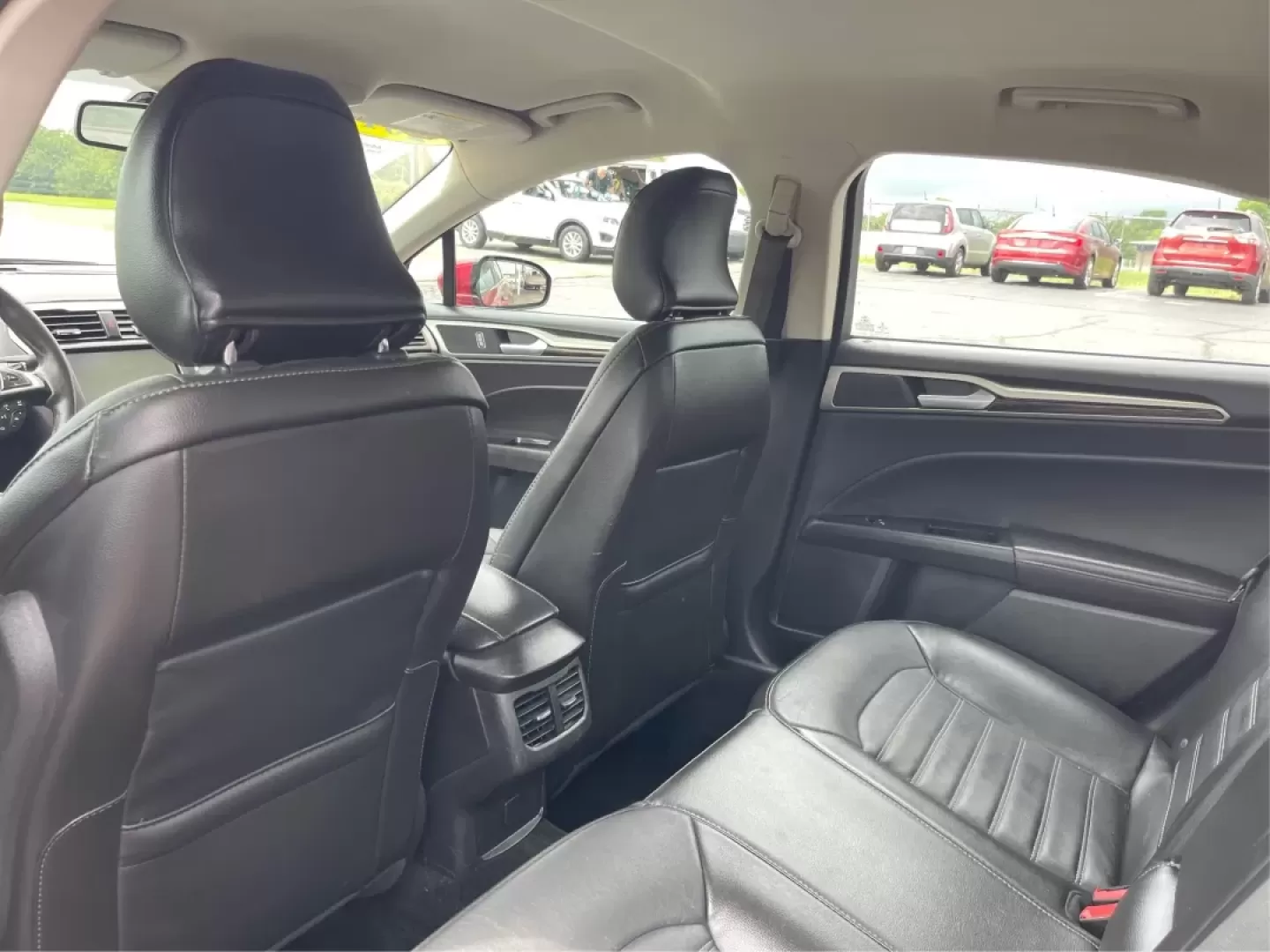 2016 Ford Fusion SE (3FA6P0HD7GR) with an Other engine, located at 880 E. National Road, Vandalia, OH, 45377, (937) 908-9800, 39.891918, -84.183594 - Experience the perfect blend of style, comfort, and reliability with this 2016 Ford Fusion SE, available now at Advantage Car and Credit in Fairborn, OH. Whether you're a commuter navigating the busy streets of downtown Fairborn or a growing family looking for a dependable vehicle for your weekend a - Photo#9