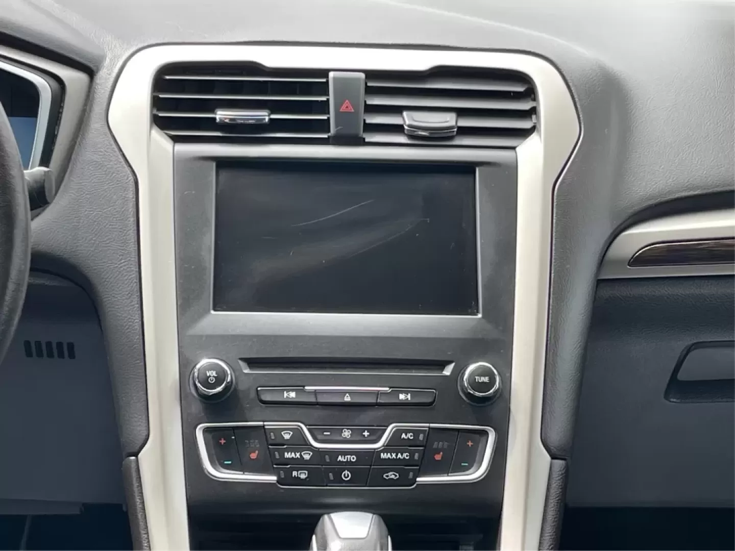2016 Ford Fusion SE (3FA6P0HD7GR) with an Other engine, located at 880 E. National Road, Vandalia, OH, 45377, (937) 908-9800, 39.891918, -84.183594 - Experience the perfect blend of style, comfort, and reliability with this 2016 Ford Fusion SE, available now at Advantage Car and Credit in Fairborn, OH. Whether you're a commuter navigating the busy streets of downtown Fairborn or a growing family looking for a dependable vehicle for your weekend a - Photo#12