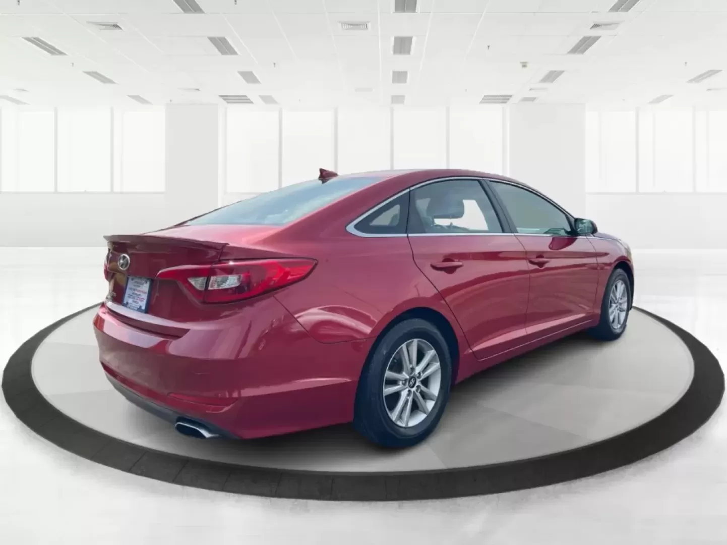 2017 Hyundai Sonata SE (5NPE24AF7HH) with an 2.4L I-4 gasoline direct injection engine, located at 880 E. National Road, Vandalia, OH, 45377, (937) 908-9800, 39.891918, -84.183594 - Are you in search of an affordable, reliable sedan that can keep up with your busy lifestyle? Look no further than this stunning 2017 Hyundai Sonata SE, available now at Advantage Car and Credit in Fairborn, OH. This vehicle is perfect for budget-conscious buyers who need a dependable car for daily - Photo#2