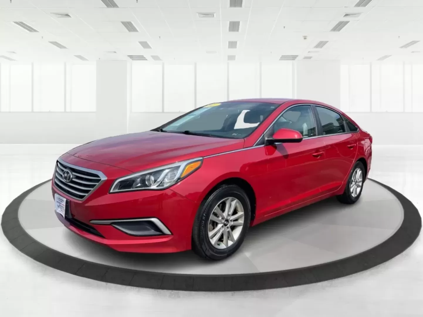 2017 Hyundai Sonata SE (5NPE24AF7HH) with an 2.4L I-4 gasoline direct injection engine, located at 880 E. National Road, Vandalia, OH, 45377, (937) 908-9800, 39.891918, -84.183594 - Are you in search of an affordable, reliable sedan that can keep up with your busy lifestyle? Look no further than this stunning 2017 Hyundai Sonata SE, available now at Advantage Car and Credit in Fairborn, OH. This vehicle is perfect for budget-conscious buyers who need a dependable car for daily - Photo#8