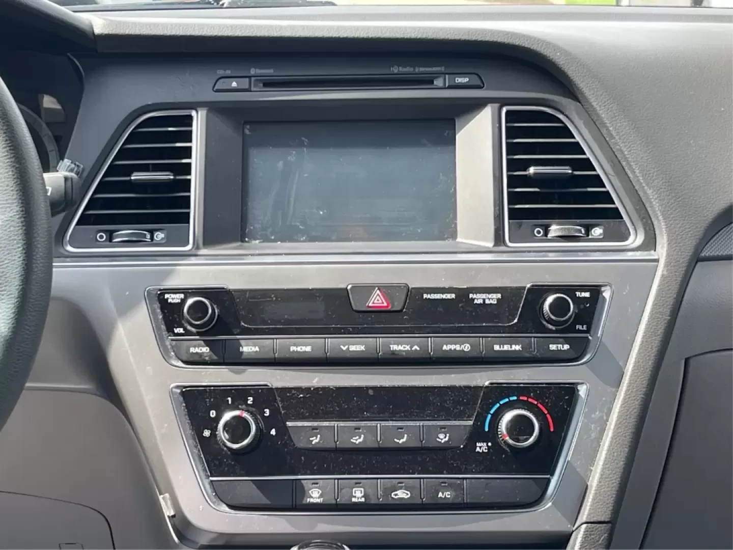 2017 Hyundai Sonata SE (5NPE24AF7HH) with an 2.4L I-4 gasoline direct injection engine, located at 880 E. National Road, Vandalia, OH, 45377, (937) 908-9800, 39.891918, -84.183594 - Are you in search of an affordable, reliable sedan that can keep up with your busy lifestyle? Look no further than this stunning 2017 Hyundai Sonata SE, available now at Advantage Car and Credit in Fairborn, OH. This vehicle is perfect for budget-conscious buyers who need a dependable car for daily - Photo#13