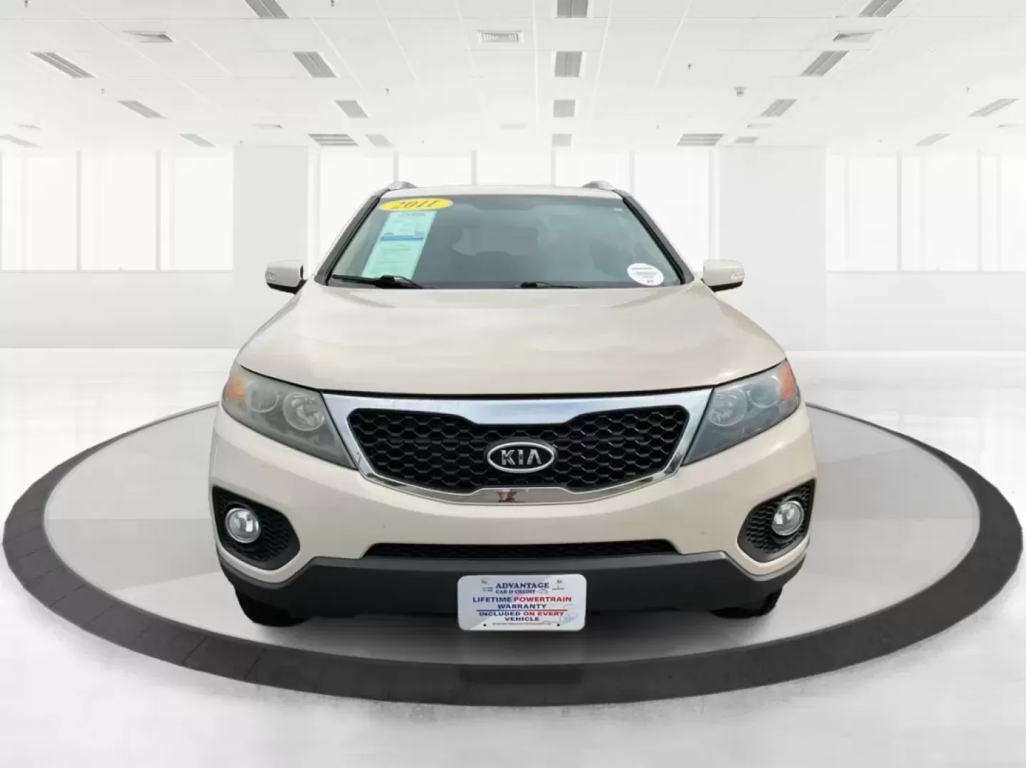 2011 Kia Sorento EX (5XYKU4A11BG) with an 2.4L I-4 DOHC engine, located at 880 E. National Road, Vandalia, OH, 45377, (937) 908-9800, 39.891918, -84.183594 - Are you ready to elevate your family's adventures while keeping comfort and safety at the forefront? Look no further than this 2011 Kia Sorento EX, available now at Advantage Car and Credit, your trusted Buy Here Pay Here dealership located at 1184 Kauffman Ave, Fairborn, OH 45324. With guaranteed a - Photo#7
