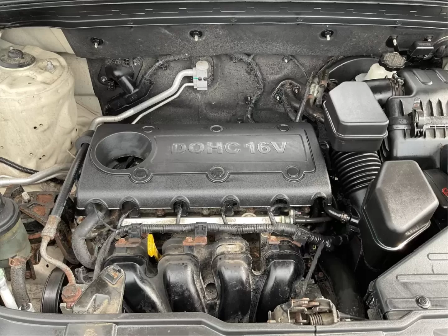 2011 Kia Sorento EX (5XYKU4A11BG) with an 2.4L I-4 DOHC engine, located at 880 E. National Road, Vandalia, OH, 45377, (937) 908-9800, 39.891918, -84.183594 - Are you ready to elevate your family's adventures while keeping comfort and safety at the forefront? Look no further than this 2011 Kia Sorento EX, available now at Advantage Car and Credit, your trusted Buy Here Pay Here dealership located at 1184 Kauffman Ave, Fairborn, OH 45324. With guaranteed a - Photo#11