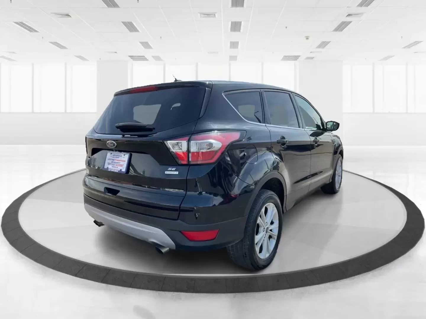 2017 Ford Escape SE (1FMCU0G9XHU) with an EcoBoost 1.5L I-4 gasoline direct injection engine, located at 1230 East Main St, Xenia, OH, 45385, (937) 908-9800, 39.688026, -83.910172 - ### Discover the Adventure of the 2017 Ford Escape SE at Advantage Car and Credit<br /> <br /> If you're seeking a vehicle that perfectly adapts to your active lifestyle, look no further than the 2017 Ford Escape SE, available now at Advantage Car and Credit in Fairborn, OH. Whether you're embarking - Photo#2