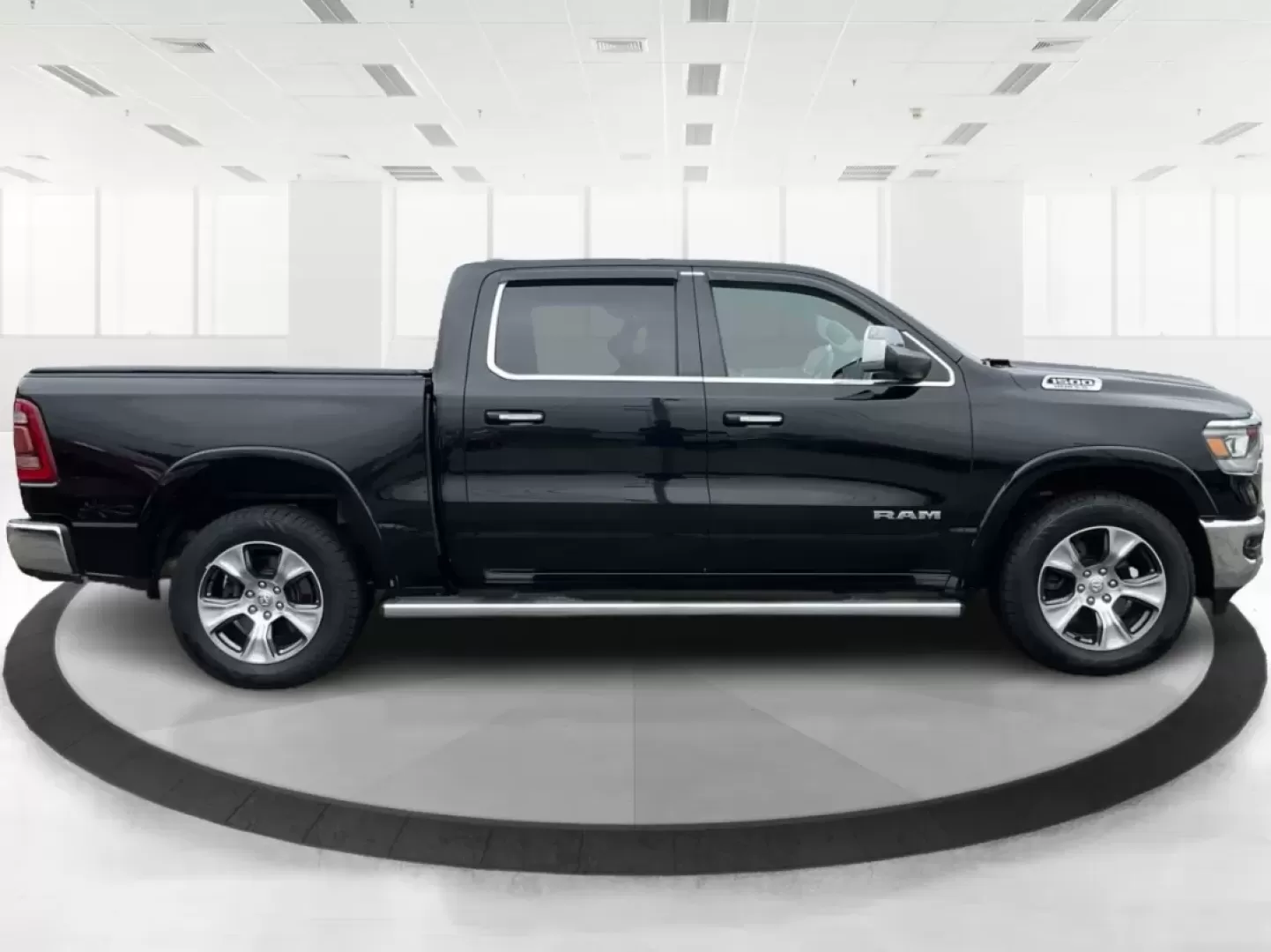 2019 Ram 1500 Laramie Crew Cab SWB 4WD (1C6SRFJT5KN) with an 5.7L V8 OHV 16V engine, 8-Speed Automatic transmission, located at 1230 East Main St, Xenia, OH, 45385, (937) 908-9800, 39.688026, -83.910172 - **Unleash Your Adventures with the 2019 Ram 1500 Laramie Crew Cab Perfect for Work and Play!**<br /> <br /> Are you ready to elevate your daily driving experience? Look no further than this stunning 2019 Ram 1500 Laramie Crew Cab, a vehicle designed to enhance your lifestyle whether you're commutin - Photo#1