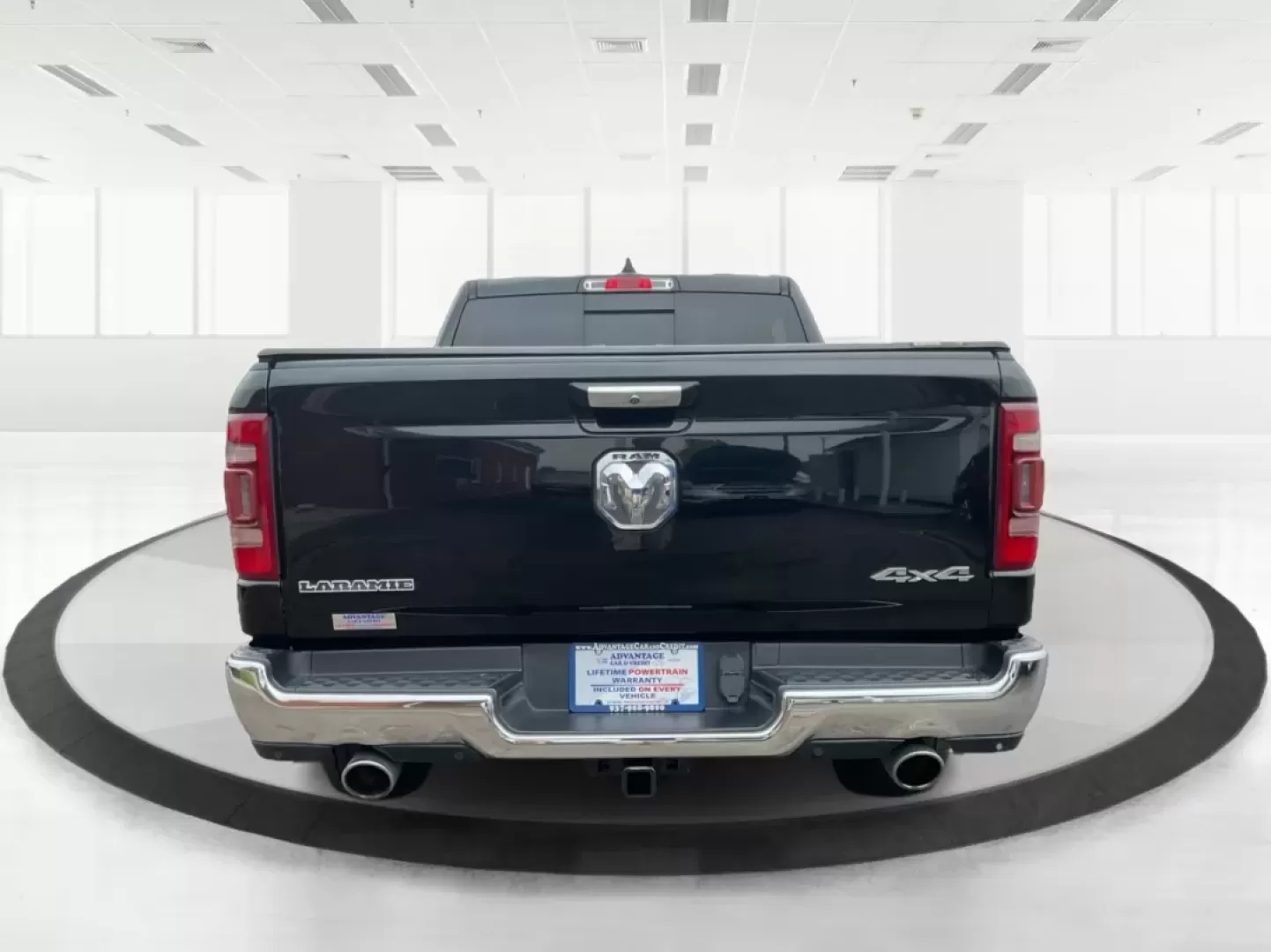 2019 Ram 1500 Laramie Crew Cab SWB 4WD (1C6SRFJT5KN) with an 5.7L V8 OHV 16V engine, 8-Speed Automatic transmission, located at 1230 East Main St, Xenia, OH, 45385, (937) 908-9800, 39.688026, -83.910172 - **Unleash Your Adventures with the 2019 Ram 1500 Laramie Crew Cab Perfect for Work and Play!**<br /> <br /> Are you ready to elevate your daily driving experience? Look no further than this stunning 2019 Ram 1500 Laramie Crew Cab, a vehicle designed to enhance your lifestyle whether you're commutin - Photo#3