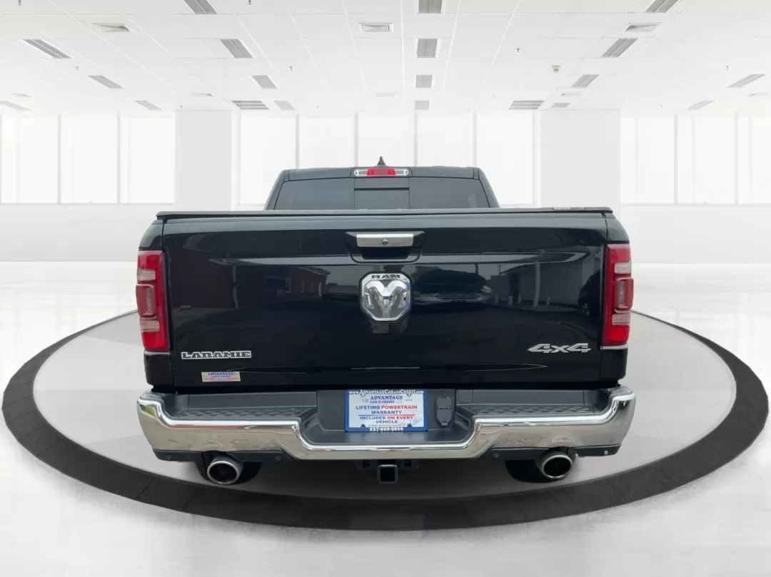2019 Ram 1500 Laramie Crew Cab SWB 4WD (1C6SRFJT5KN) with an 5.7L V8 OHV 16V engine, 8-Speed Automatic transmission, located at 1230 East Main St, Xenia, OH, 45385, (937) 908-9800, 39.688026, -83.910172 - Photo#3