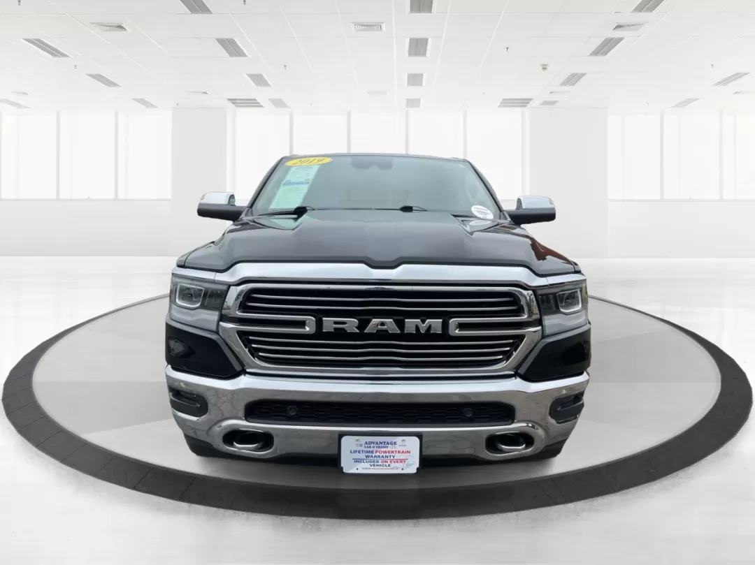 2019 Ram 1500 Laramie Crew Cab SWB 4WD (1C6SRFJT5KN) with an 5.7L V8 OHV 16V engine, 8-Speed Automatic transmission, located at 1230 East Main St, Xenia, OH, 45385, (937) 908-9800, 39.688026, -83.910172 - Photo#7