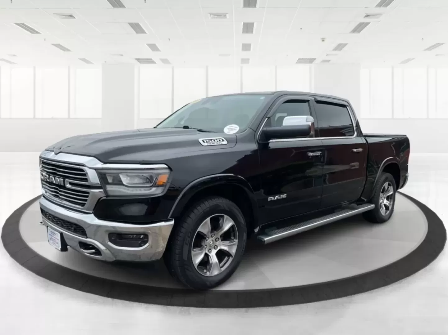2019 Ram 1500 Laramie Crew Cab SWB 4WD (1C6SRFJT5KN) with an 5.7L V8 OHV 16V engine, 8-Speed Automatic transmission, located at 1230 East Main St, Xenia, OH, 45385, (937) 908-9800, 39.688026, -83.910172 - **Unleash Your Adventures with the 2019 Ram 1500 Laramie Crew Cab Perfect for Work and Play!**<br /> <br /> Are you ready to elevate your daily driving experience? Look no further than this stunning 2019 Ram 1500 Laramie Crew Cab, a vehicle designed to enhance your lifestyle whether you're commutin - Photo#8