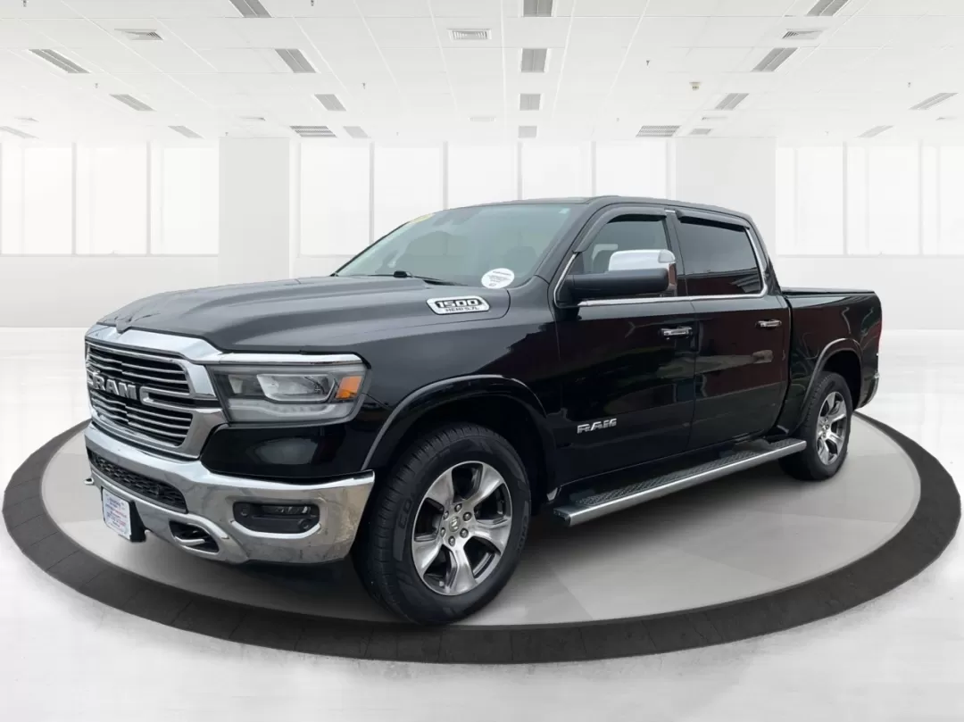 2019 Ram 1500 Laramie Crew Cab SWB 4WD (1C6SRFJT5KN) with an 5.7L V8 OHV 16V engine, 8-Speed Automatic transmission, located at 1230 East Main St, Xenia, OH, 45385, (937) 908-9800, 39.688026, -83.910172 - Photo#8