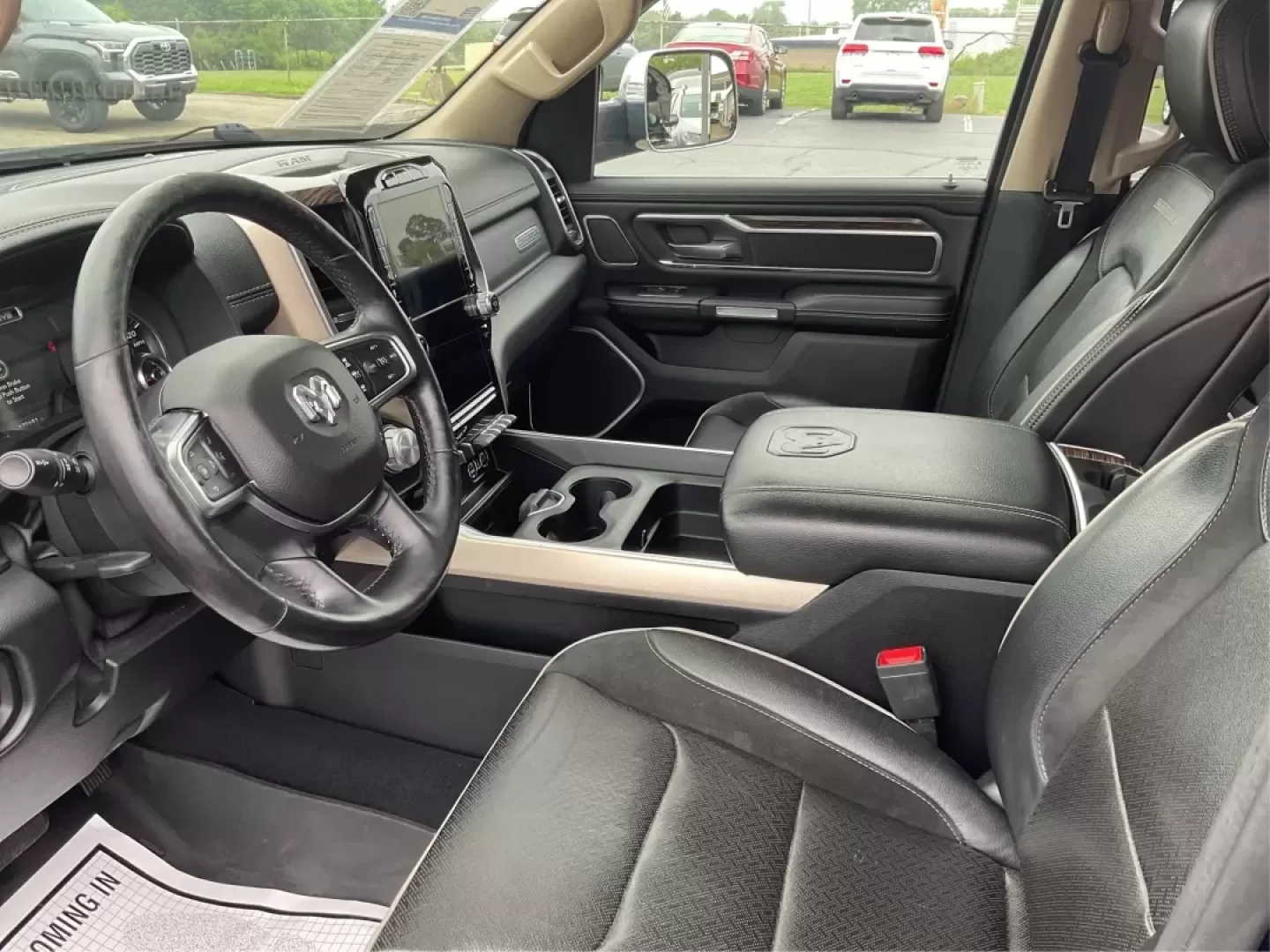 2019 Ram 1500 Laramie Crew Cab SWB 4WD (1C6SRFJT5KN) with an 5.7L V8 OHV 16V engine, 8-Speed Automatic transmission, located at 1230 East Main St, Xenia, OH, 45385, (937) 908-9800, 39.688026, -83.910172 - **Unleash Your Adventures with the 2019 Ram 1500 Laramie Crew Cab Perfect for Work and Play!**<br /> <br /> Are you ready to elevate your daily driving experience? Look no further than this stunning 2019 Ram 1500 Laramie Crew Cab, a vehicle designed to enhance your lifestyle whether you're commutin - Photo#9