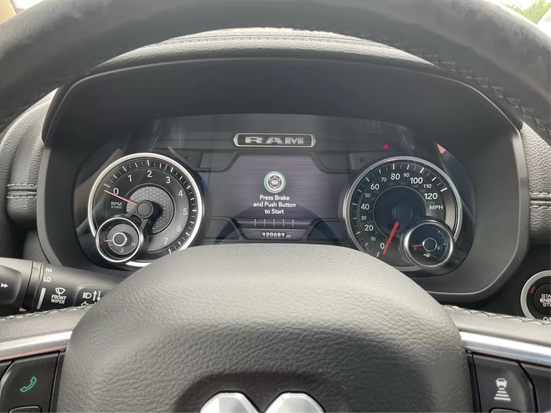 2019 Ram 1500 Laramie Crew Cab SWB 4WD (1C6SRFJT5KN) with an 5.7L V8 OHV 16V engine, 8-Speed Automatic transmission, located at 1230 East Main St, Xenia, OH, 45385, (937) 908-9800, 39.688026, -83.910172 - Photo#14