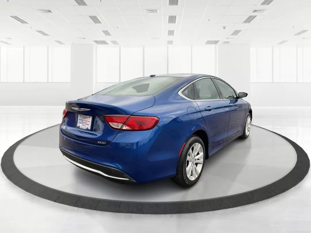 2015 Chrysler 200 Limited (1C3CCCAB9FN) with an 3.6L V-6 DOHC engine, located at 1230 East Main St, Xenia, OH, 45385, (937) 908-9800, 39.688026, -83.910172 - Photo#2