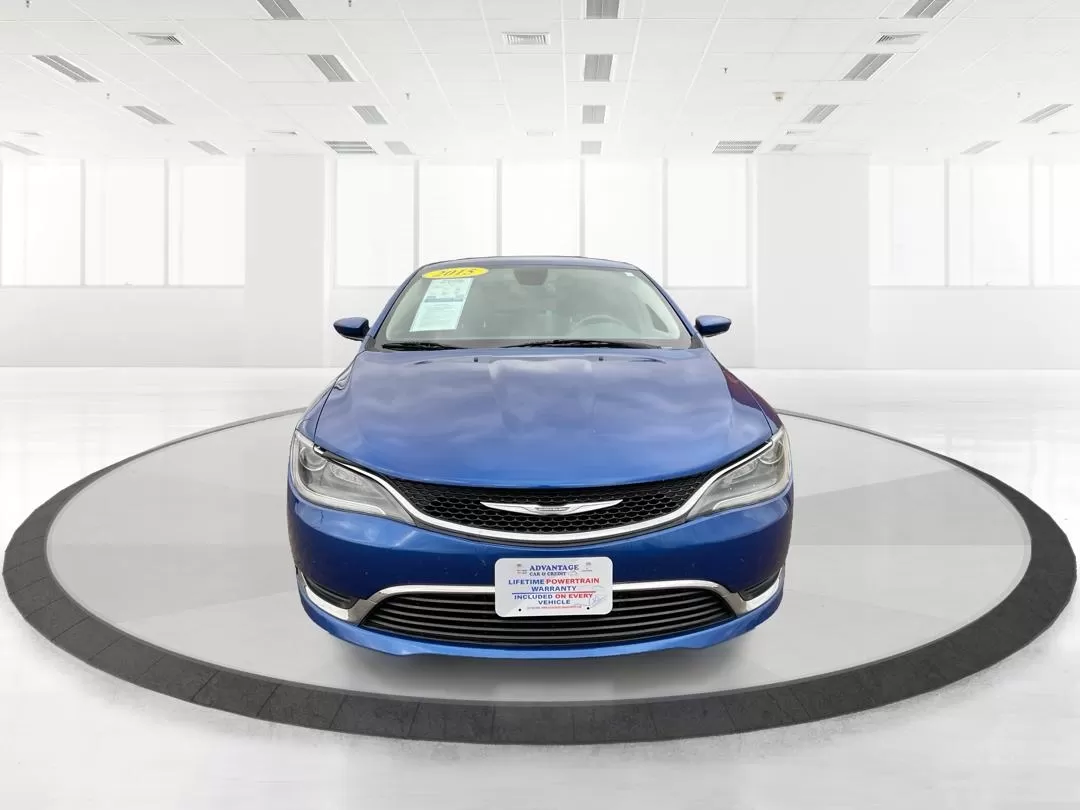 2015 Chrysler 200 Limited (1C3CCCAB9FN) with an 3.6L V-6 DOHC engine, located at 1230 East Main St, Xenia, OH, 45385, (937) 908-9800, 39.688026, -83.910172 - Photo#7