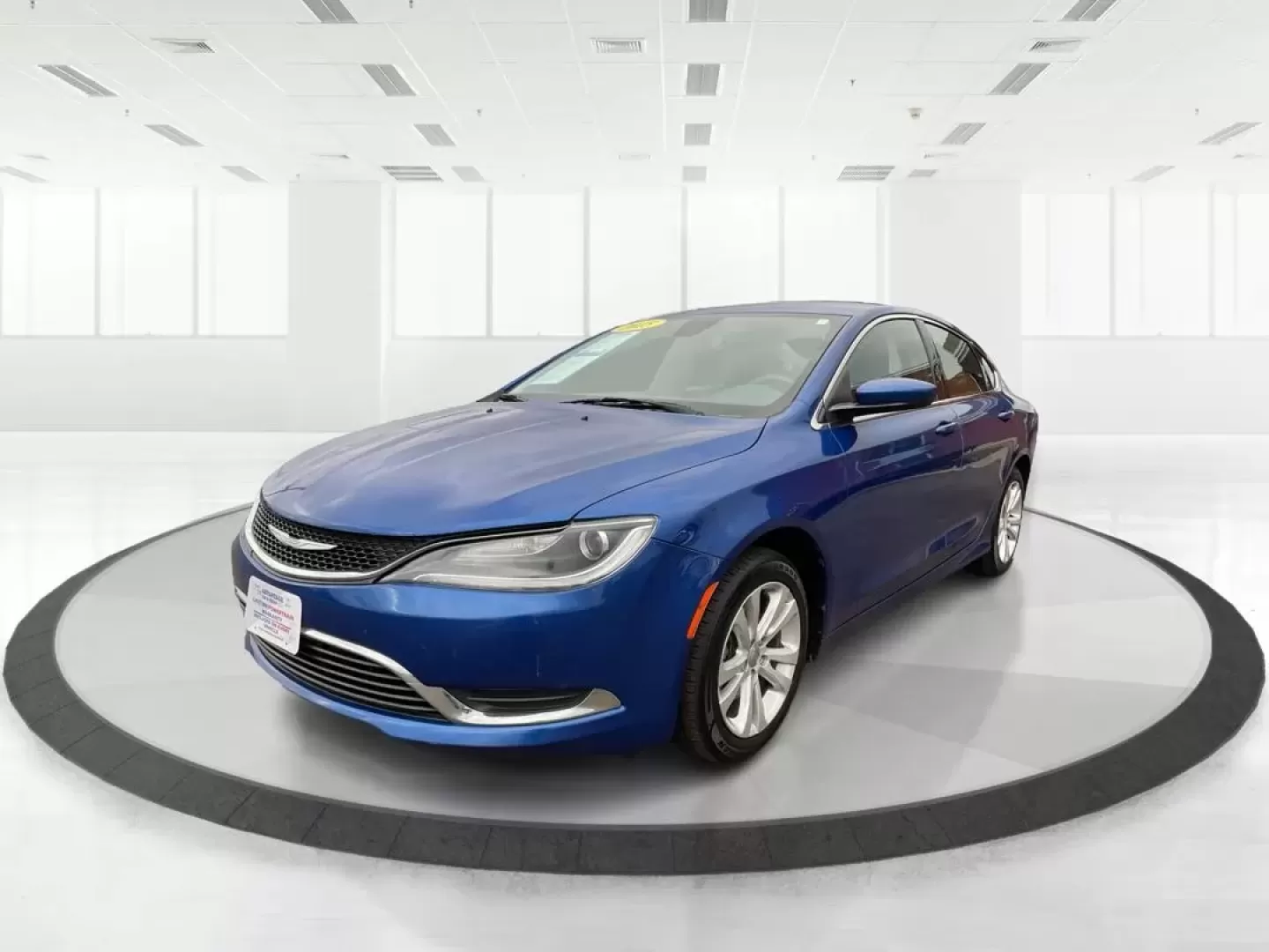 2015 Chrysler 200 Limited (1C3CCCAB9FN) with an 3.6L V-6 DOHC engine, located at 1230 East Main St, Xenia, OH, 45385, (937) 908-9800, 39.688026, -83.910172 - **Experience Comfort and Style with the 2015 Chrysler 200 Limited at Advantage Car and Credit**<br /> <br /> Are you in the market for a dependable sedan that suits both your daily commute and weekend adventures? Look no further! The 2015 Chrysler 200 Limited is the perfect blend of style, performan - Photo#8