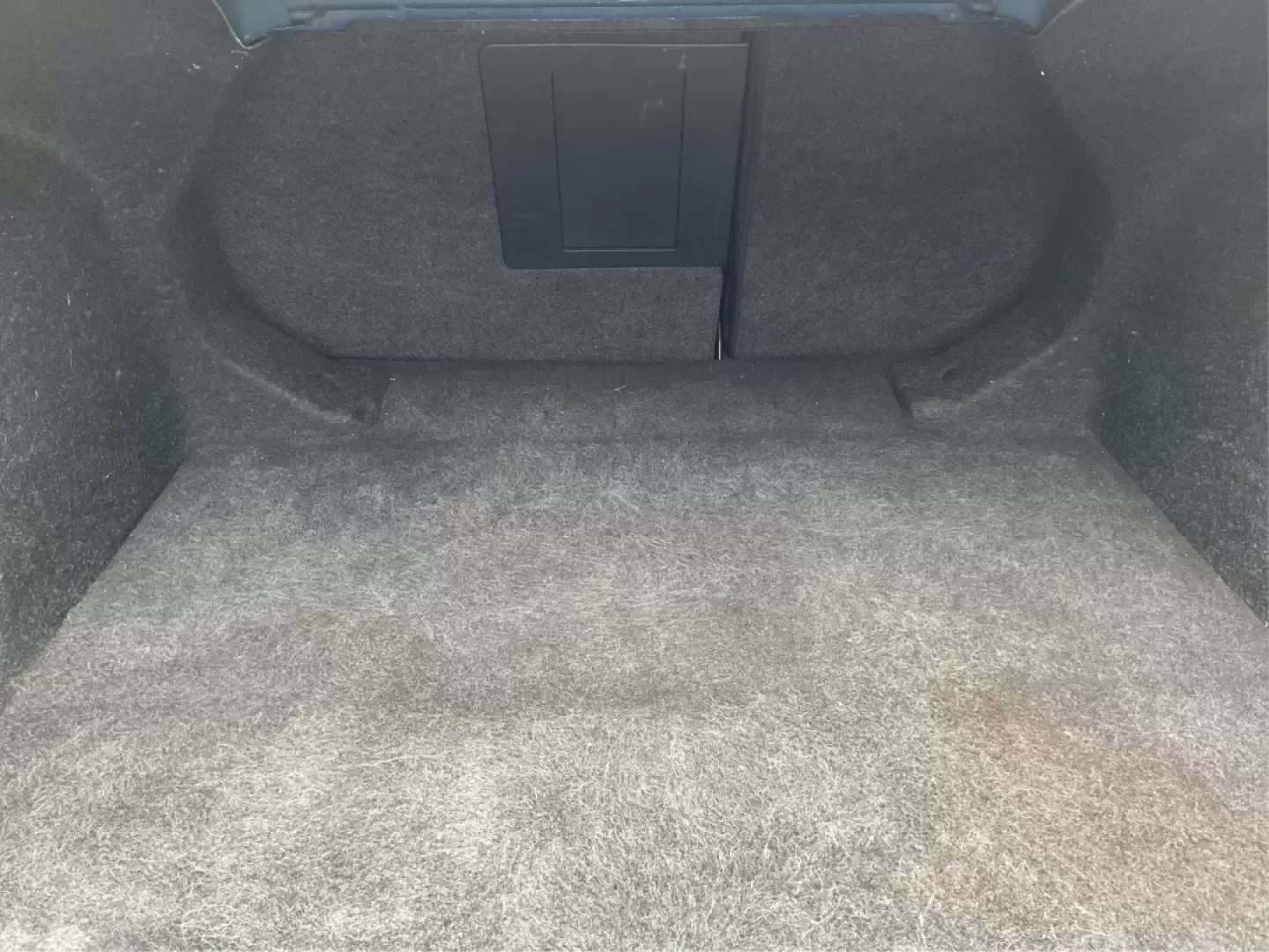 2015 Chrysler 200 Limited (1C3CCCAB9FN) with an 3.6L V-6 DOHC engine, located at 1230 East Main St, Xenia, OH, 45385, (937) 908-9800, 39.688026, -83.910172 - **Experience Comfort and Style with the 2015 Chrysler 200 Limited at Advantage Car and Credit**<br /> <br /> Are you in the market for a dependable sedan that suits both your daily commute and weekend adventures? Look no further! The 2015 Chrysler 200 Limited is the perfect blend of style, performan - Photo#12