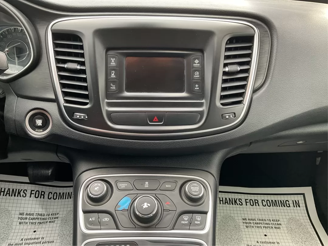 2015 Chrysler 200 Limited (1C3CCCAB9FN) with an 3.6L V-6 DOHC engine, located at 1230 East Main St, Xenia, OH, 45385, (937) 908-9800, 39.688026, -83.910172 - Photo#13