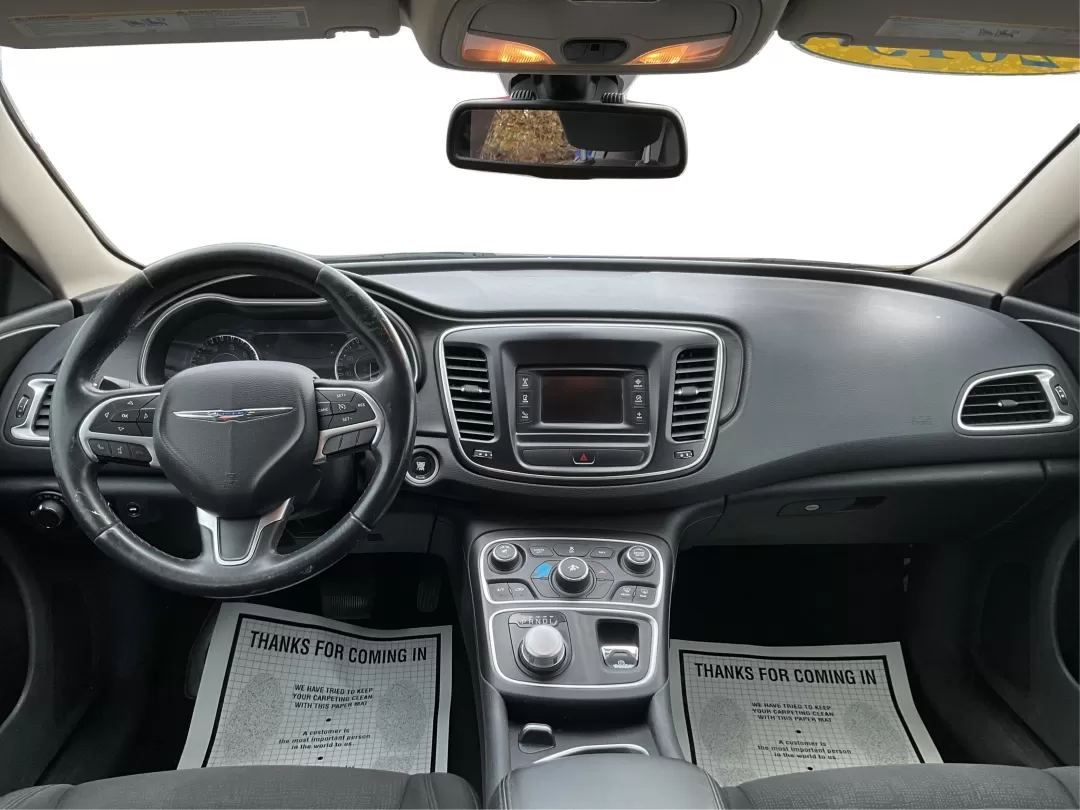 2015 Chrysler 200 Limited (1C3CCCAB9FN) with an 3.6L V-6 DOHC engine, located at 1230 East Main St, Xenia, OH, 45385, (937) 908-9800, 39.688026, -83.910172 - Photo#21