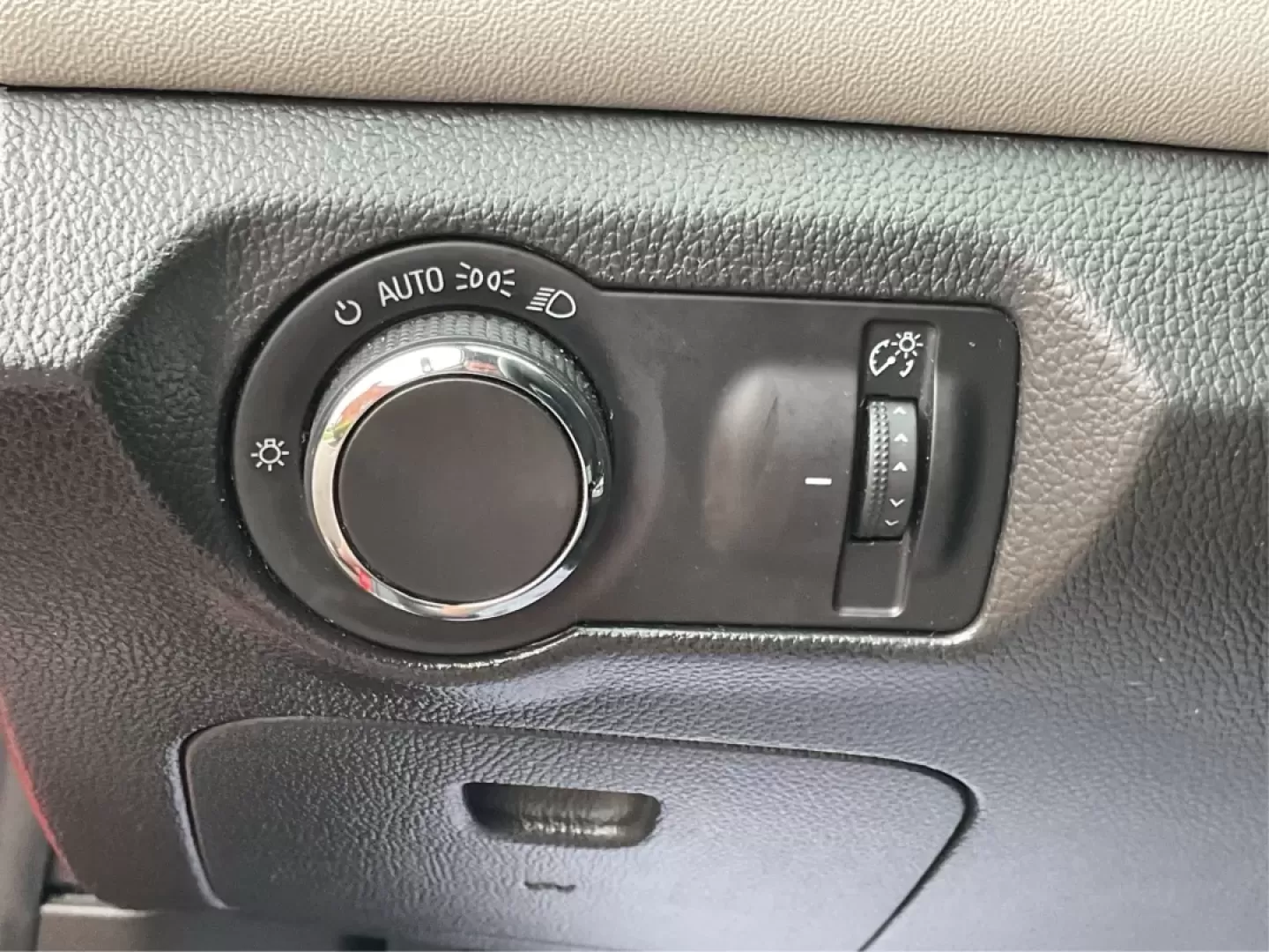 2016 Chevrolet Cruze Limited LS (1G1PC5SH5G7) with an Other engine, located at 1230 East Main St, Xenia, OH, 45385, (937) 908-9800, 39.688026, -83.910172 - Photo#17