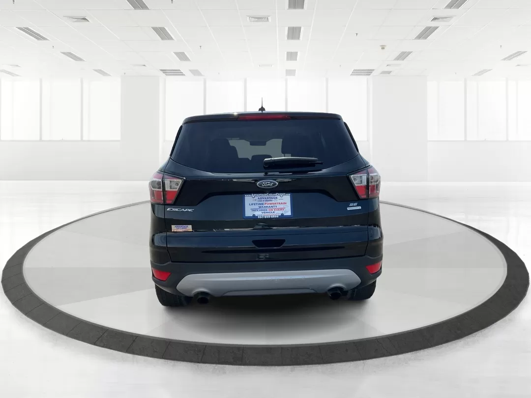 2017 Ford Escape SE (1FMCU0G9XHU) with an EcoBoost 1.5L I-4 gasoline direct injection engine, located at 1230 East Main St, Xenia, OH, 45385, (937) 908-9800, 39.688026, -83.910172 - Photo#3
