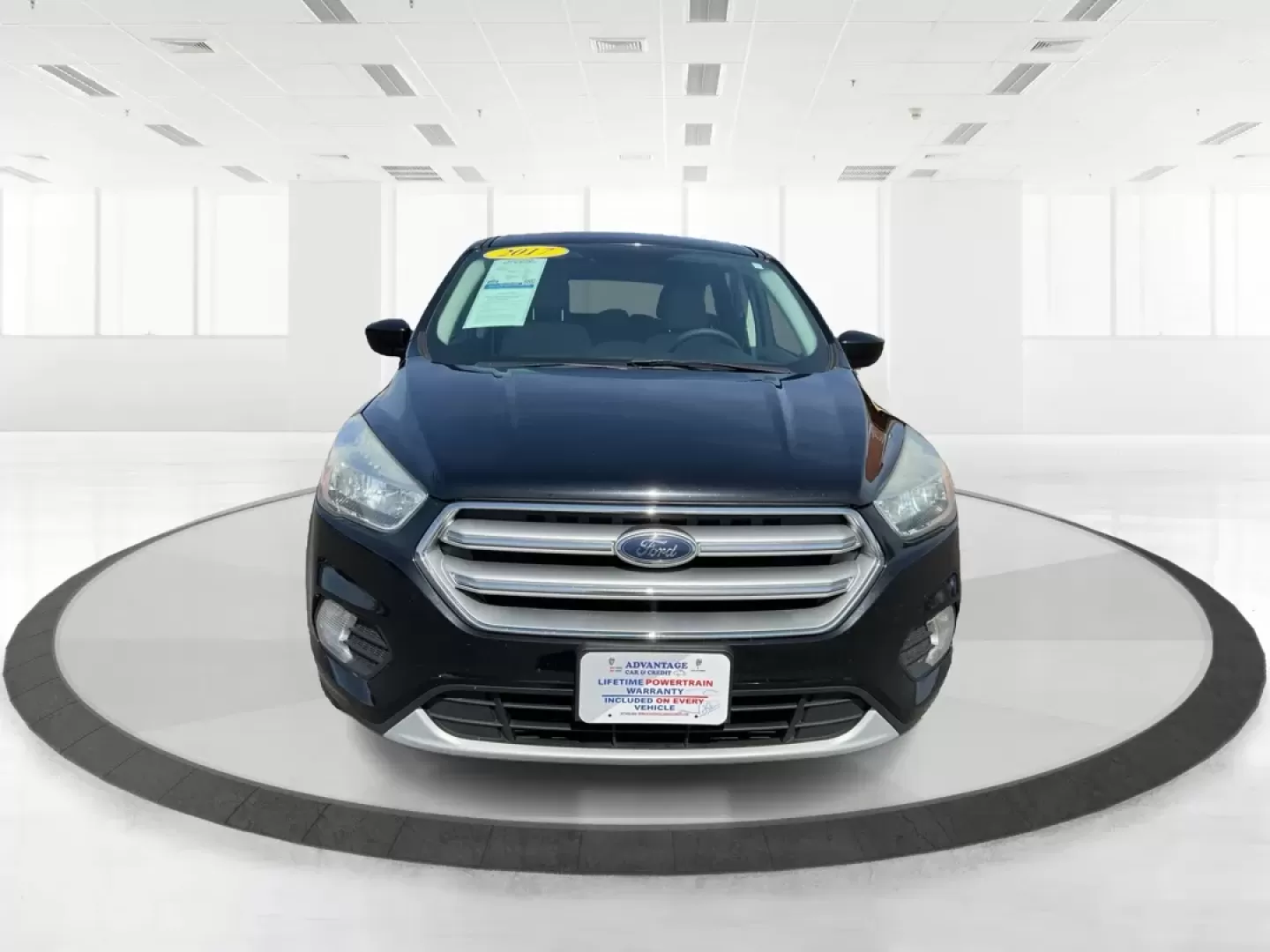 2017 Ford Escape SE (1FMCU0G9XHU) with an EcoBoost 1.5L I-4 gasoline direct injection engine, located at 1230 East Main St, Xenia, OH, 45385, (937) 908-9800, 39.688026, -83.910172 - Photo#7