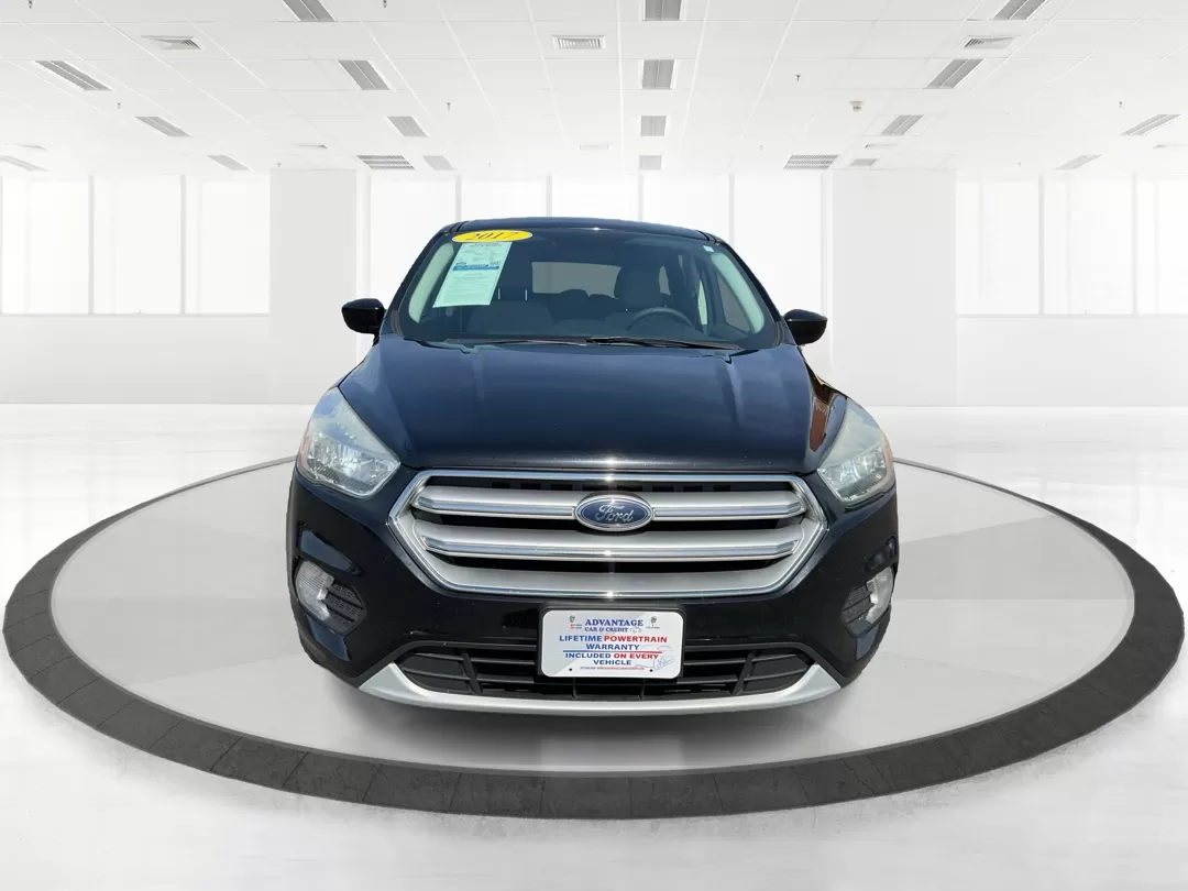 2017 Ford Escape SE (1FMCU0G9XHU) with an EcoBoost 1.5L I-4 gasoline direct injection engine, located at 1230 East Main St, Xenia, OH, 45385, (937) 908-9800, 39.688026, -83.910172 - Photo#7