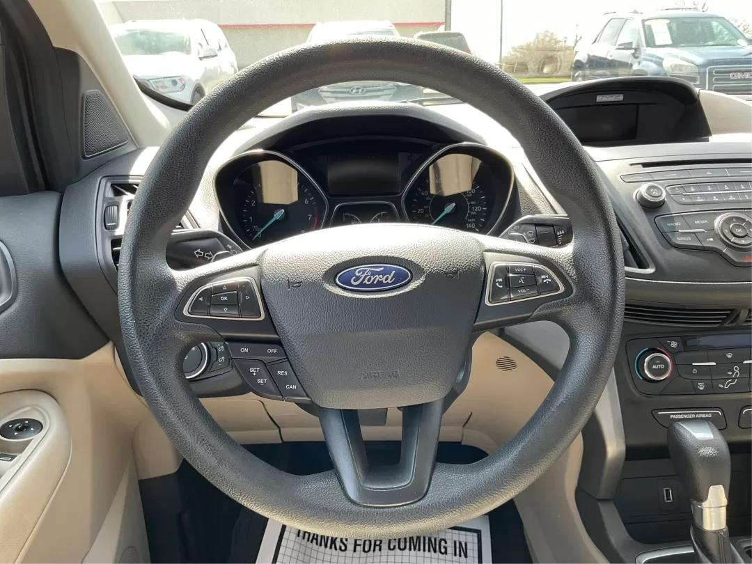 2017 Ford Escape SE (1FMCU0G9XHU) with an EcoBoost 1.5L I-4 gasoline direct injection engine, located at 1230 East Main St, Xenia, OH, 45385, (937) 908-9800, 39.688026, -83.910172 - Photo#15