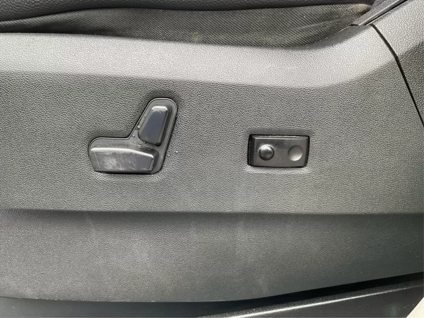 2013 Chrysler Town and Country Touring (2C4RC1BG5DR) with an Pentastar 3.6L V-6 DOHC engine, located at 8750 N County Rd 25A, Piqua, OH, 45356, (937) 908-9800, 40.164391, -84.232513 - Photo#18