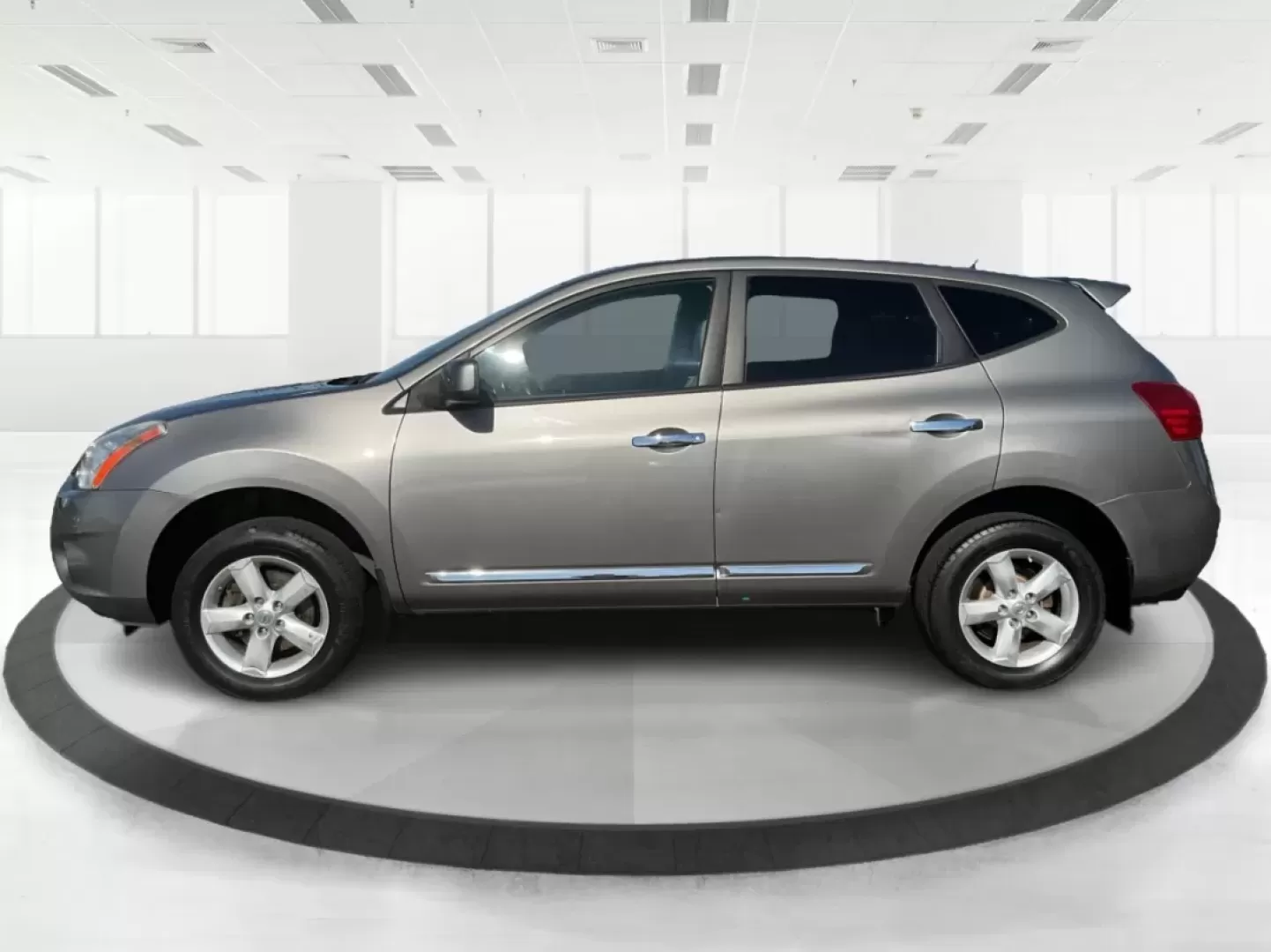 2013 Nissan Rogue S (JN8AS5MV4DW) with an 2.5L I-4 DOHC engine, located at 1230 East Main St, Xenia, OH, 45385, (937) 908-9800, 39.688026, -83.910172 - Are you ready to elevate your driving experience? Whether you're a growing family, a weekend adventurer, or someone who needs a reliable commuter vehicle, the 2013 Nissan Rogue is your perfect match! At Advantage Car and Credit in Fairborn, OH, we specialize in providing great vehicles with options - Photo#5