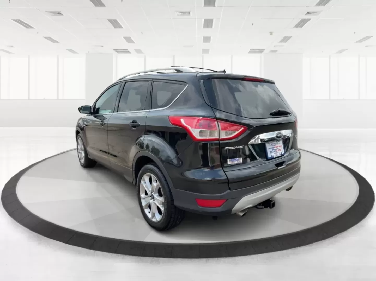 2015 Ford Escape Titanium (1FMCU9J95FU) with an Other engine, located at 1230 East Main St, Xenia, OH, 45385, (937) 908-9800, 39.688026, -83.910172 - Discover your next adventure with the 2015 Ford Escape Titanium, now available at Advantage Car and Credit in Fairborn, OH! Whether you're looking for a family-friendly SUV, a reliable commuter vehicle, or a versatile option for weekend getaways, this Escape checks all the boxes. With a stunning Tux - Photo#3