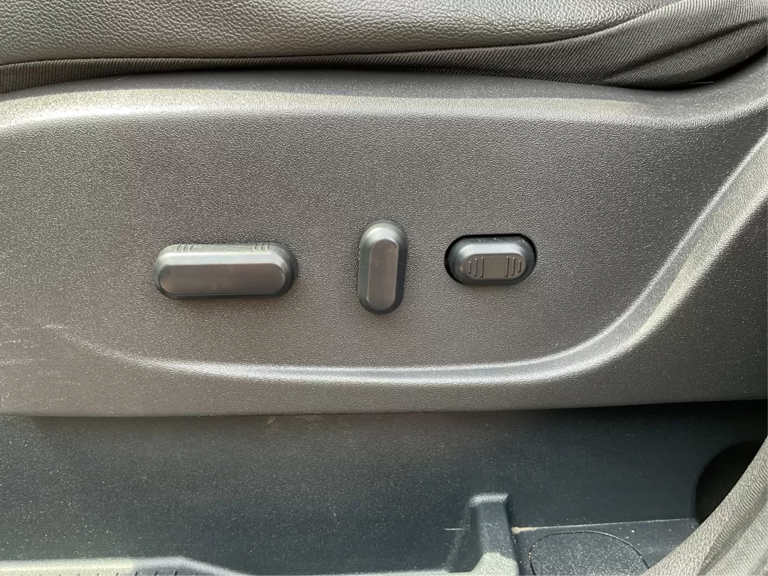 2015 Ford Escape Titanium (1FMCU9J95FU) with an Other engine, located at 1230 East Main St, Xenia, OH, 45385, (937) 908-9800, 39.688026, -83.910172 - Discover your next adventure with the 2015 Ford Escape Titanium, now available at Advantage Car and Credit in Fairborn, OH! Whether you're looking for a family-friendly SUV, a reliable commuter vehicle, or a versatile option for weekend getaways, this Escape checks all the boxes. With a stunning Tux - Photo#17