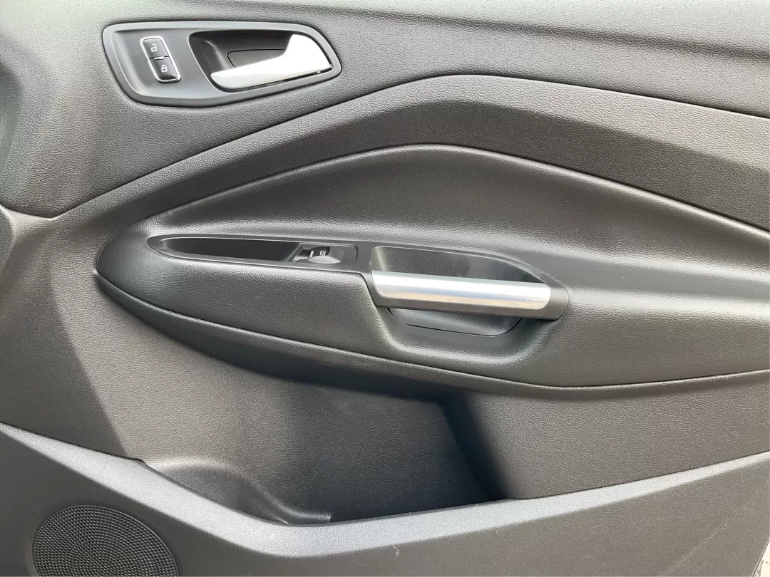 2015 Ford Escape Titanium (1FMCU9J95FU) with an Other engine, located at 1230 East Main St, Xenia, OH, 45385, (937) 908-9800, 39.688026, -83.910172 - Discover your next adventure with the 2015 Ford Escape Titanium, now available at Advantage Car and Credit in Fairborn, OH! Whether you're looking for a family-friendly SUV, a reliable commuter vehicle, or a versatile option for weekend getaways, this Escape checks all the boxes. With a stunning Tux - Photo#19