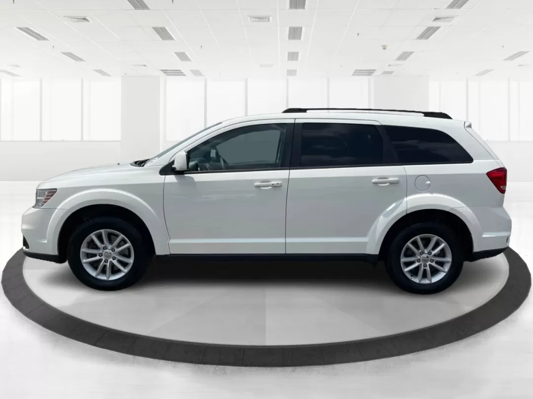 2016 Dodge Journey SXT (3C4PDDBG7GT) with an Pentastar 3.6L V-6 DOHC engine, located at 1230 East Main St, Xenia, OH, 45385, (937) 908-9800, 39.688026, -83.910172 - Photo#5