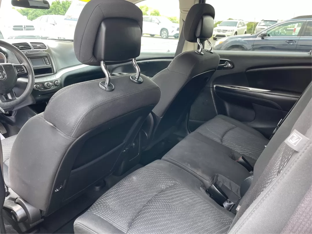 2016 Dodge Journey SXT (3C4PDDBG7GT) with an Pentastar 3.6L V-6 DOHC engine, located at 1230 East Main St, Xenia, OH, 45385, (937) 908-9800, 39.688026, -83.910172 - Photo#10