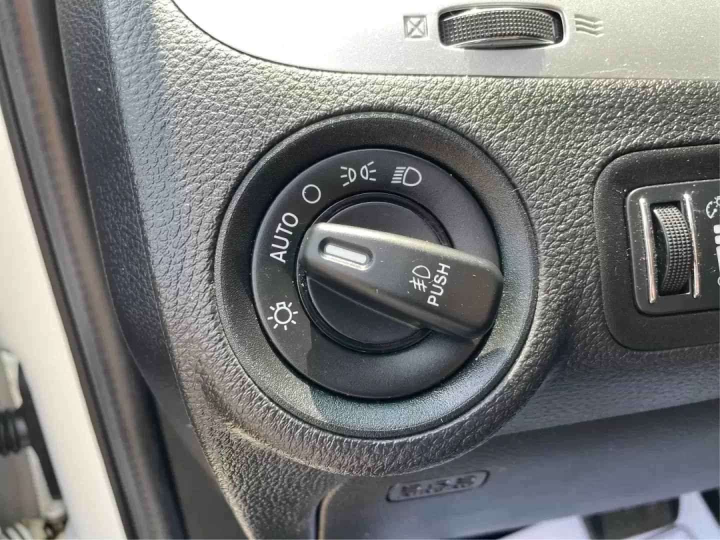 2016 Dodge Journey SXT (3C4PDDBG7GT) with an Pentastar 3.6L V-6 DOHC engine, located at 1230 East Main St, Xenia, OH, 45385, (937) 908-9800, 39.688026, -83.910172 - **Discover Your Next Adventure with the 2016 Dodge Journey SXT at Advantage Car and Credit!**<br /> <br /> Are you ready to elevate your family outings or weekend adventures? The 2016 Dodge Journey SXT is the ideal SUV for those seeking space, functionality, and comfort without breaking the bank. Wi - Photo#17