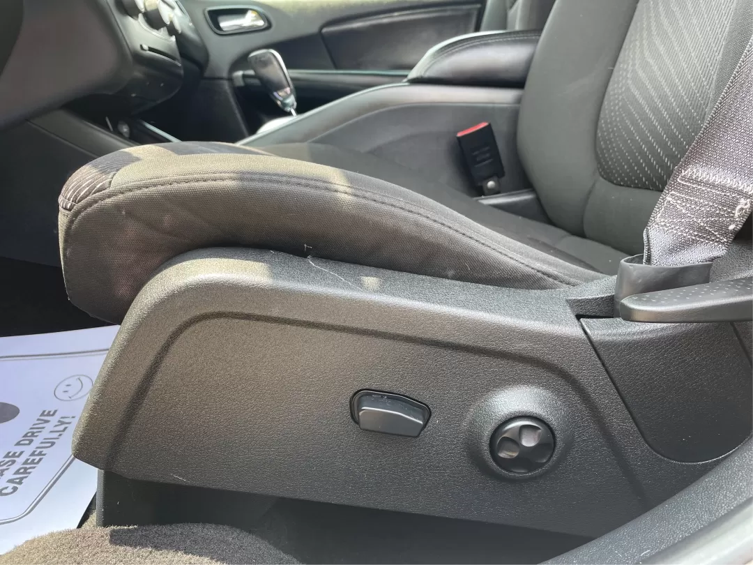 2016 Dodge Journey SXT (3C4PDDBG7GT) with an Pentastar 3.6L V-6 DOHC engine, located at 1230 East Main St, Xenia, OH, 45385, (937) 908-9800, 39.688026, -83.910172 - Photo#18