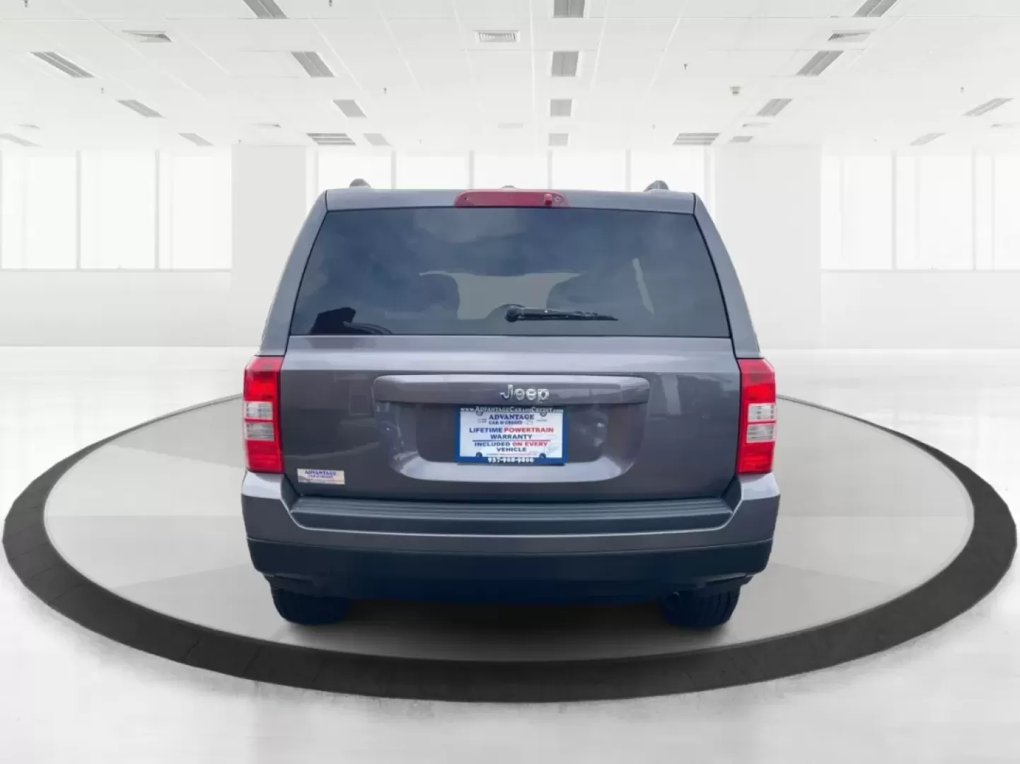 2014 Jeep Patriot Latitude 4WD (1C4NJRFB5ED) with an 2.4L L4 DOHC 16V engine, located at 1230 East Main St, Xenia, OH, 45385, (937) 908-9800, 39.688026, -83.910172 - Photo#17
