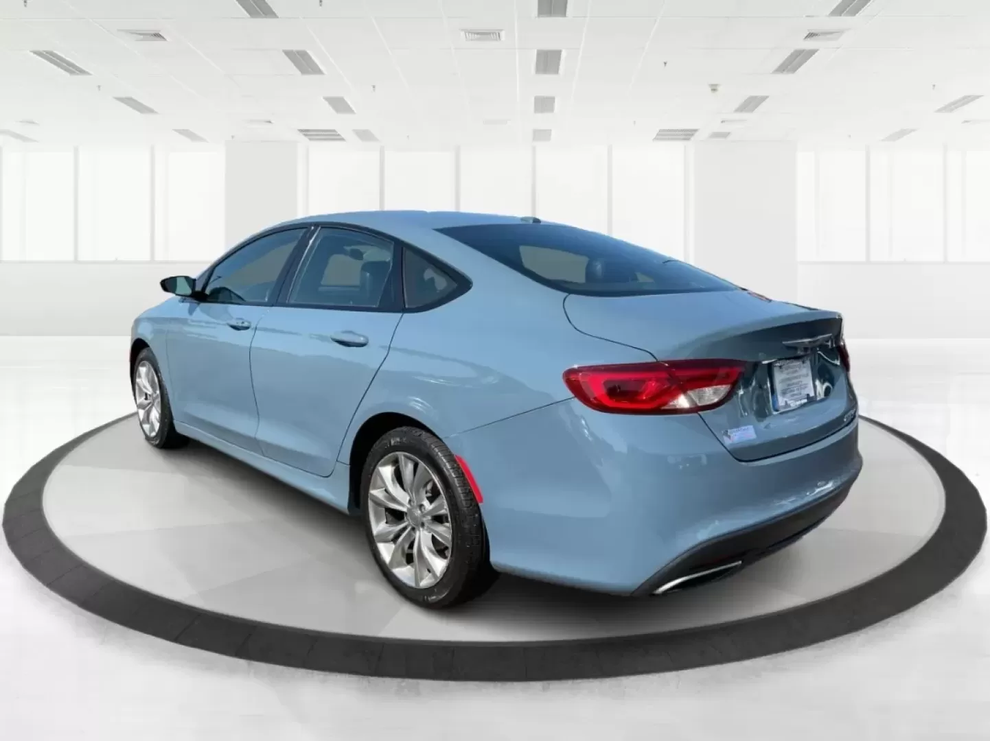 2015 Chrysler 200 S (1C3CCCBB8FN) with an Other engine, located at 1184 Kauffman Ave, Fairborn, OH, 45324, (937) 908-9800, 39.807072, -84.030914 - **Experience Luxury on a Budget with the 2015 Chrysler 200 S at Advantage Car and Credit**<br /> <br /> Looking for a stylish sedan that can handle your daily commute as effortlessly as your weekend adventures? The 2015 Chrysler 200 S is the perfect blend of comfort, technology, and modern aesthetic - Photo#4