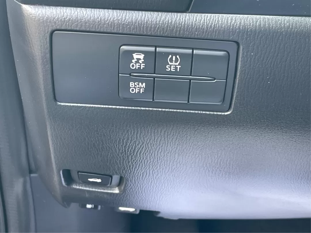 2016 Mazda Mazda3 i Sport (JM1BM1U73G1) with an SKYACTIV-G 2L I-4 gasoline direct injection engine, located at 1184 Kauffman Ave, Fairborn, OH, 45324, (937) 908-9800, 39.807072, -84.030914 - Photo#16