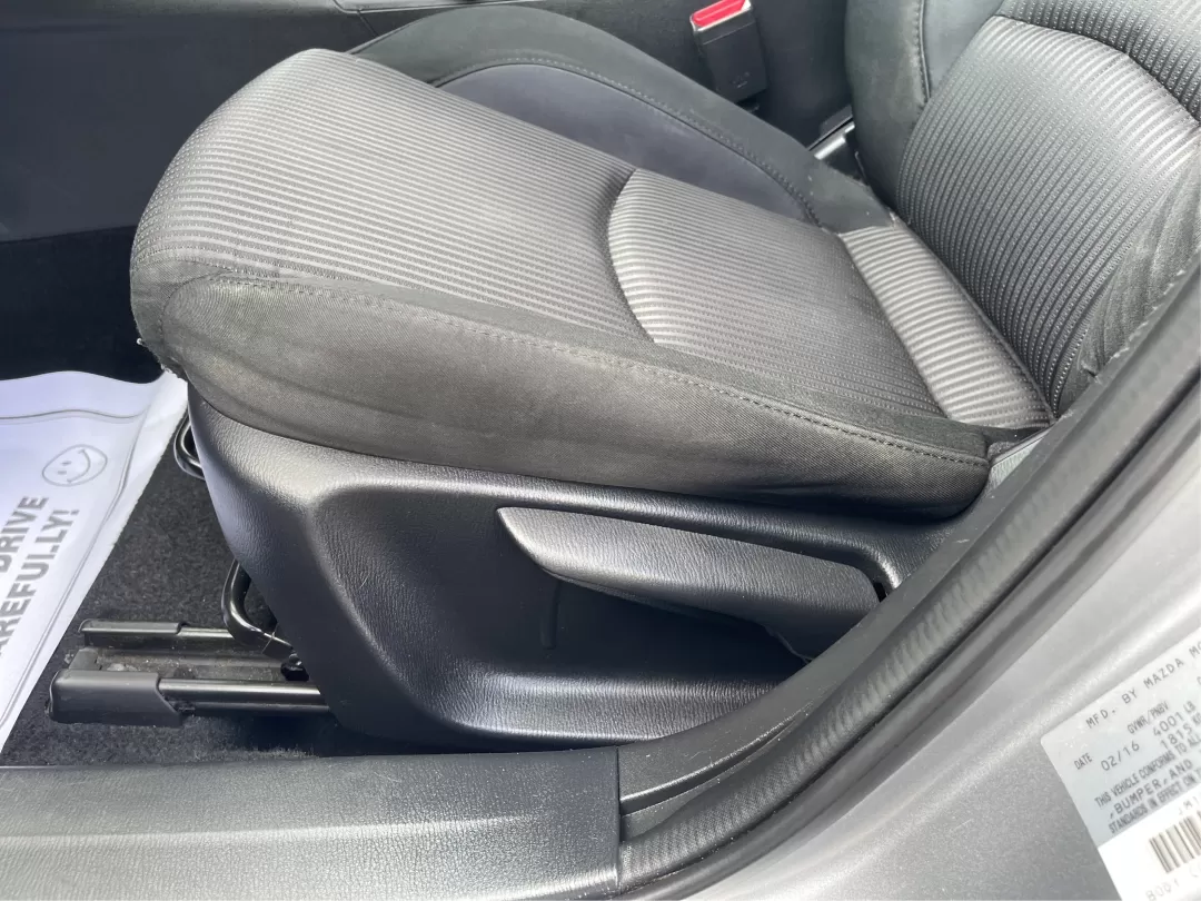 2016 Mazda Mazda3 i Sport (JM1BM1U73G1) with an SKYACTIV-G 2L I-4 gasoline direct injection engine, located at 1184 Kauffman Ave, Fairborn, OH, 45324, (937) 908-9800, 39.807072, -84.030914 - Photo#17