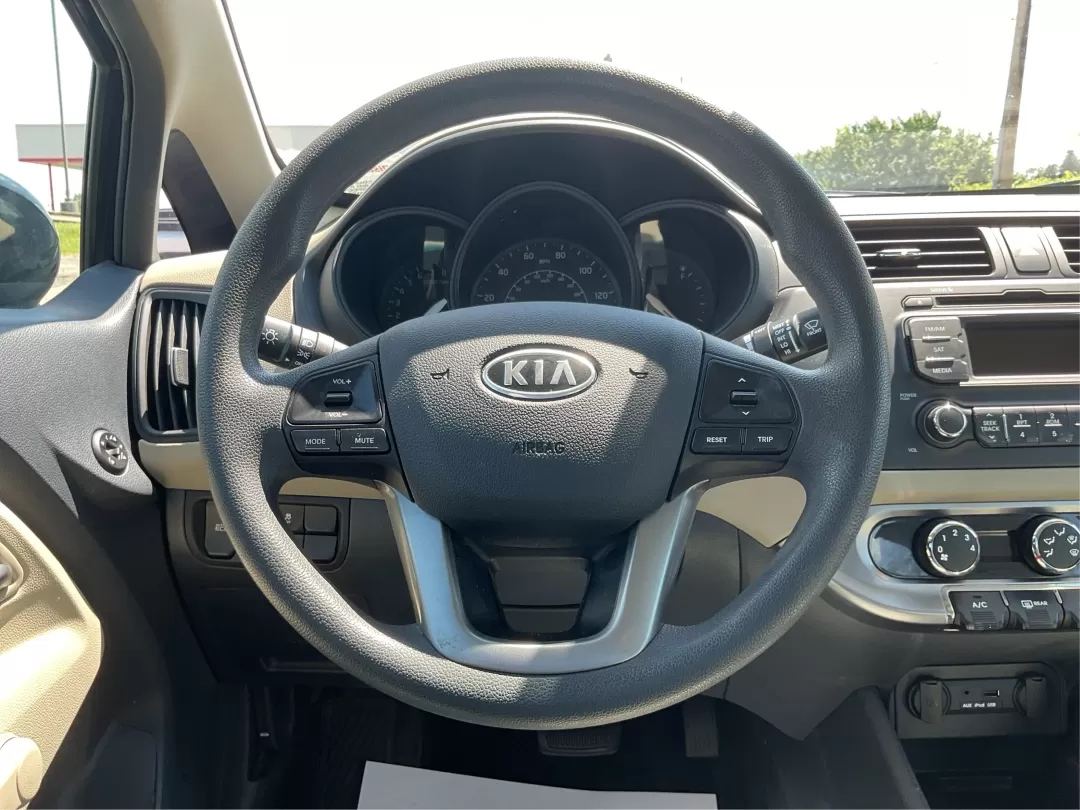 2013 Nissan Pathfinder SV (5N1AR2MM5DC) with an 3.5L V-6 DOHC engine, located at 880 E. National Road, OH, 45377, (937) 908-9800, 39.891918, -84.183975 - Photo#16