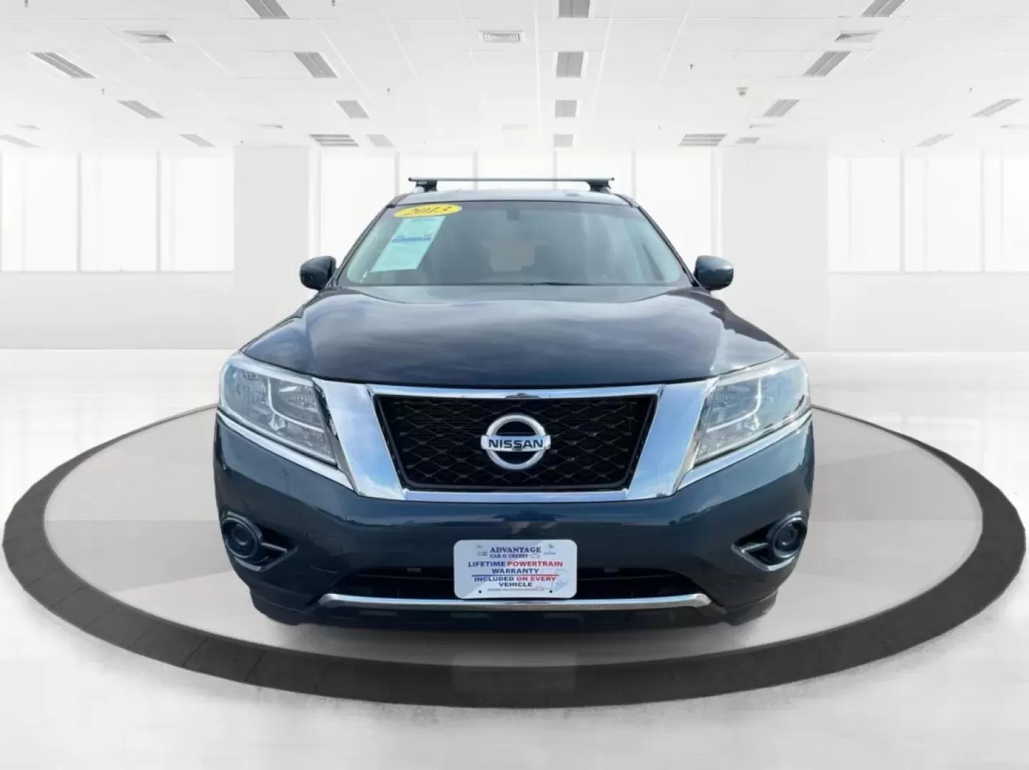2013 Nissan Pathfinder SV (5N1AR2MM5DC) with an 3.5L V-6 DOHC engine, located at 1230 East Main St, Xenia, OH, 45385, (937) 908-9800, 39.688026, -83.910172 - **Adventure Awaits in the 2013 Nissan Pathfinder SV Your Perfect Family SUV!**<br /> <br /> Are you ready to elevate your family adventures to the next level? Whether it's a weekend getaway or the daily school run, the 2013 Nissan Pathfinder SV, available at Advantage Car and Credit in Fairborn, OH - Photo#7