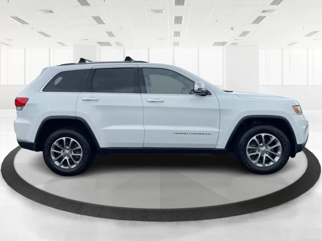 2016 Jeep Grand Cherokee Limited (1C4RJFBG9GC) with an Other engine, located at 1230 East Main St, Xenia, OH, 45385, (937) 908-9800, 39.688026, -83.910172 - ### Discover Adventure with the 2016 Jeep Grand Cherokee Limited at Advantage Car and Credit in Fairborn, OH!<br /> <br /> Are you ready to elevate your weekend adventures or tackle your daily commute with style and confidence? The 2016 Jeep Grand Cherokee Limited is the perfect SUV for those who cr - Photo#1