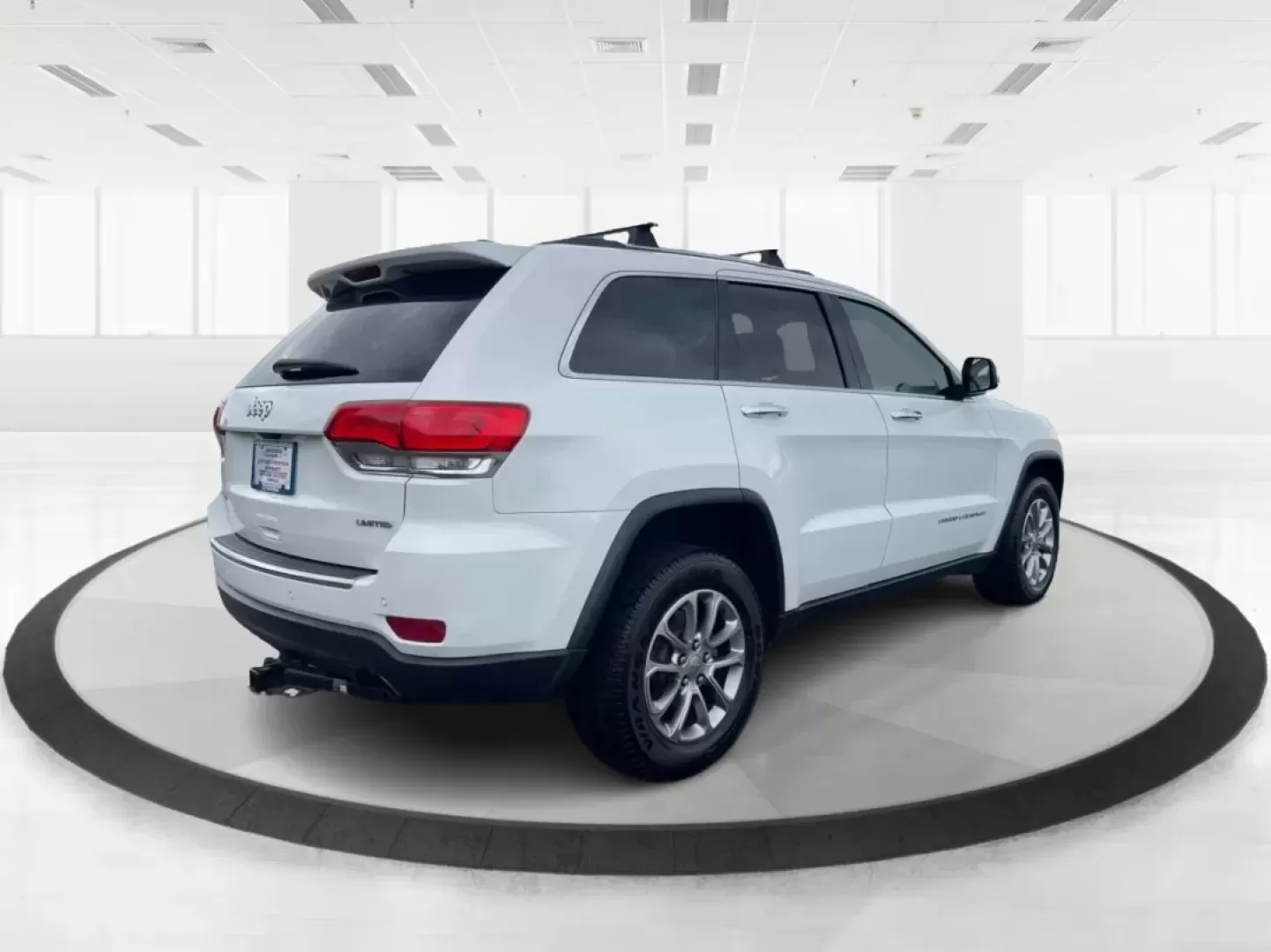 2016 Jeep Grand Cherokee Limited (1C4RJFBG9GC) with an Other engine, located at 1230 East Main St, Xenia, OH, 45385, (937) 908-9800, 39.688026, -83.910172 - ### Discover Adventure with the 2016 Jeep Grand Cherokee Limited at Advantage Car and Credit in Fairborn, OH!<br /> <br /> Are you ready to elevate your weekend adventures or tackle your daily commute with style and confidence? The 2016 Jeep Grand Cherokee Limited is the perfect SUV for those who cr - Photo#2